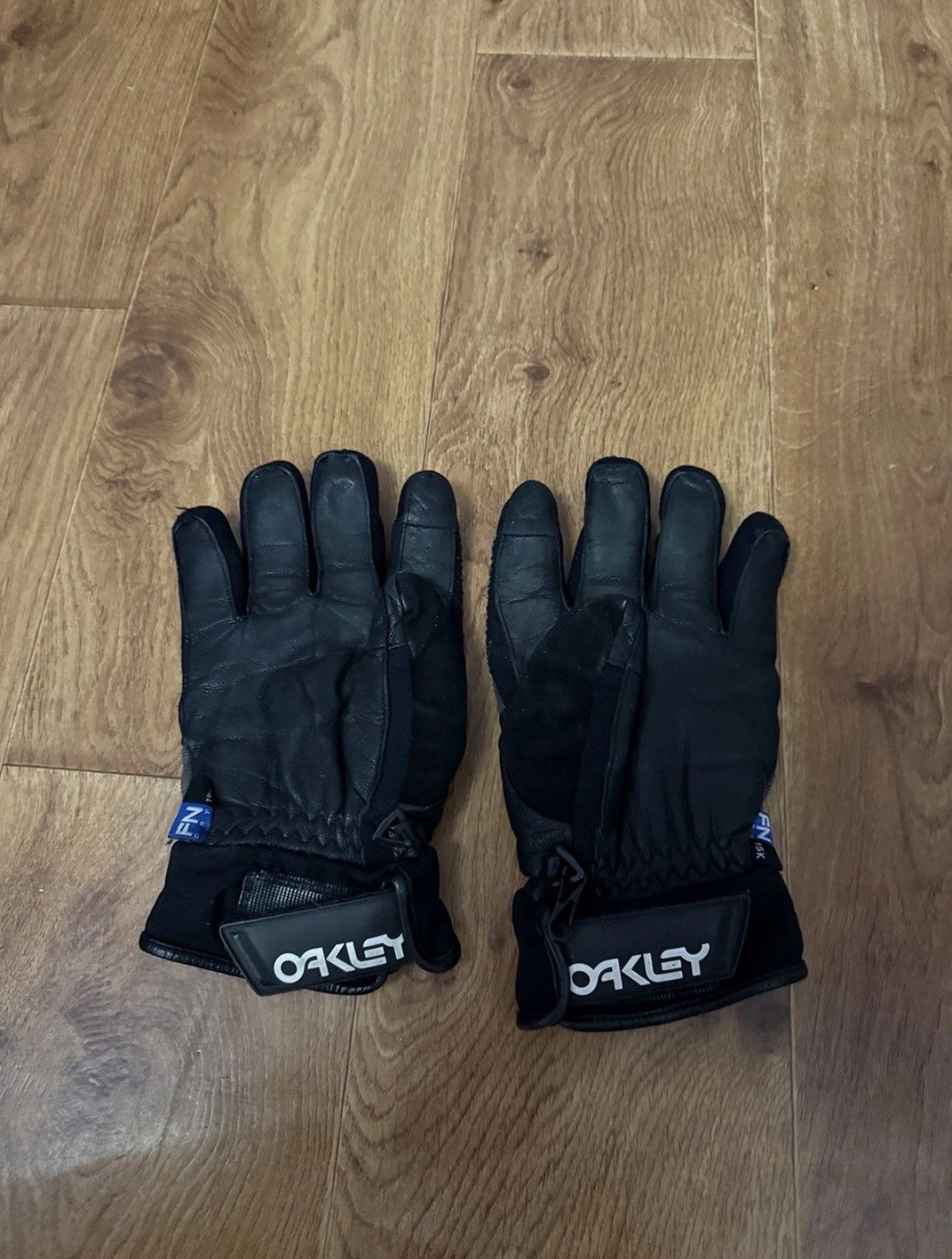 Oakley Oakley Ski Gloves Motorcycle Huge Logo FN Dry Sz L Size ONE SIZE - 2 Thumbnail