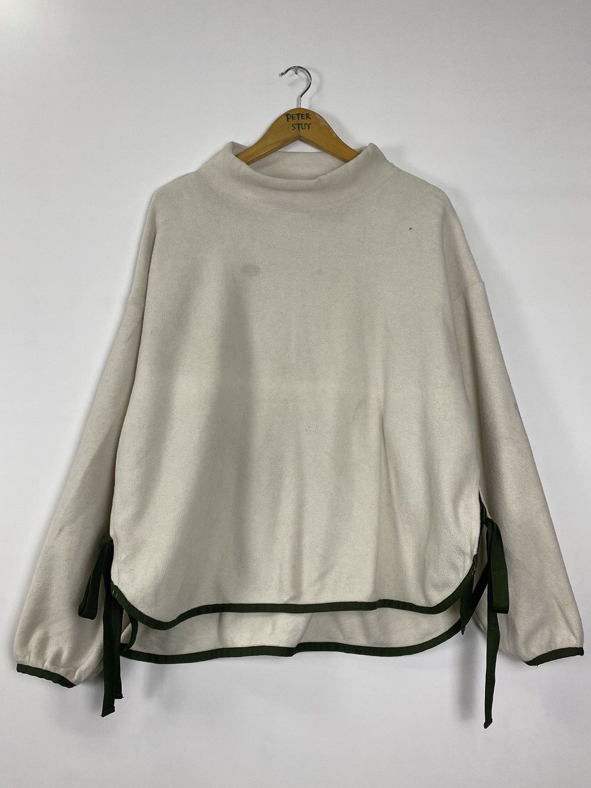 Uniqlo × White Mountaineering Uniqlo White Mountaineering Fleece Sweater Size XL / US 12-14 / IT 48-50 - 2 Thumbnail
