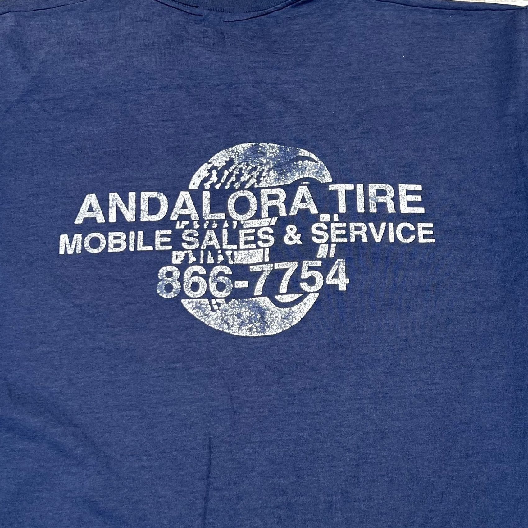 Fruit Of The Loom VINTAGE Fruit of the Loom T-Shirt Single Stitch Made In USA Tire Shop Stitch XL Blue Mens Tshirt USA 90s 00s Size US XL / EU 56 / 4 - 4 Thumbnail