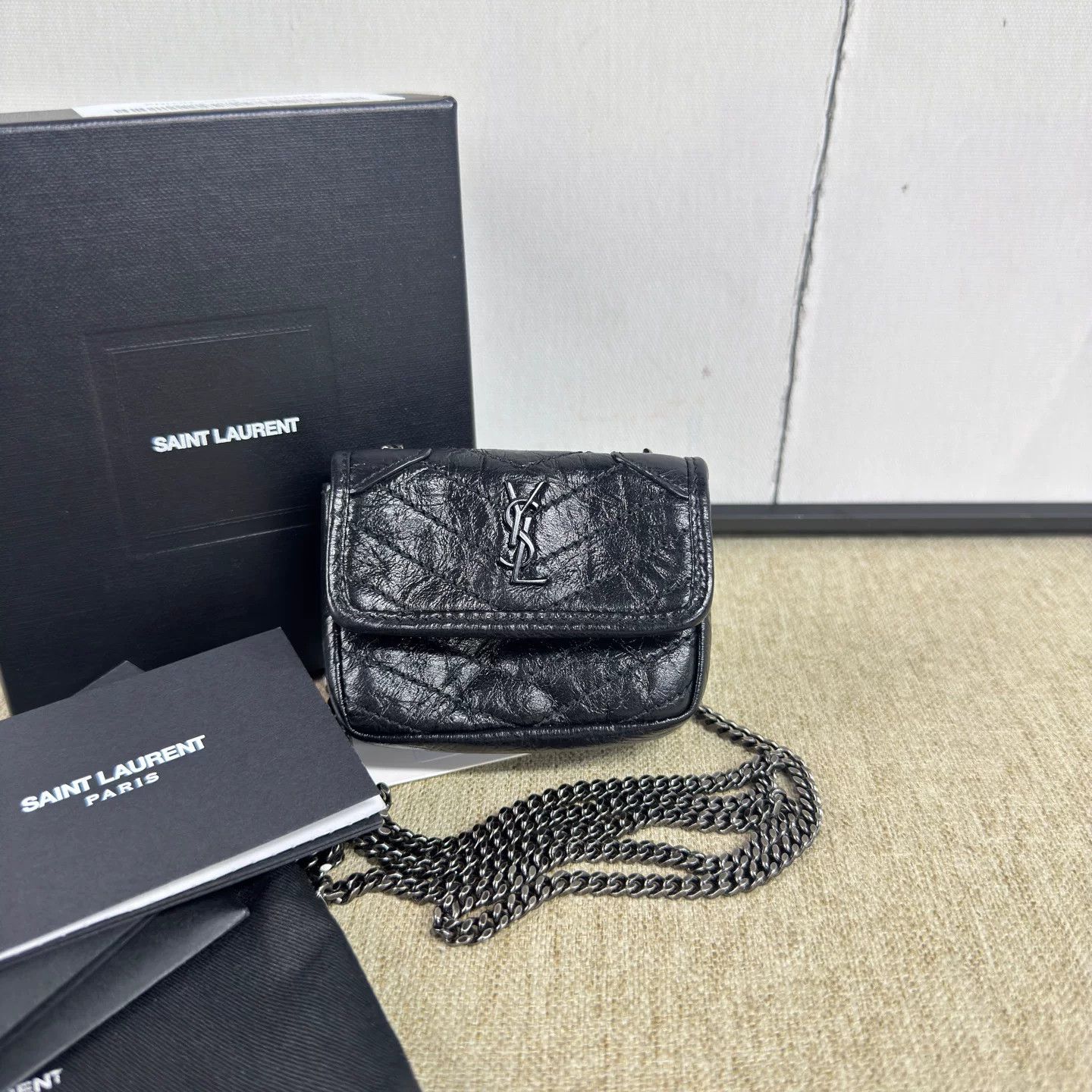 Saint Laurent Paris Pre-loved Bag Very good condition Size ONE SIZE - 1 Thumbnail