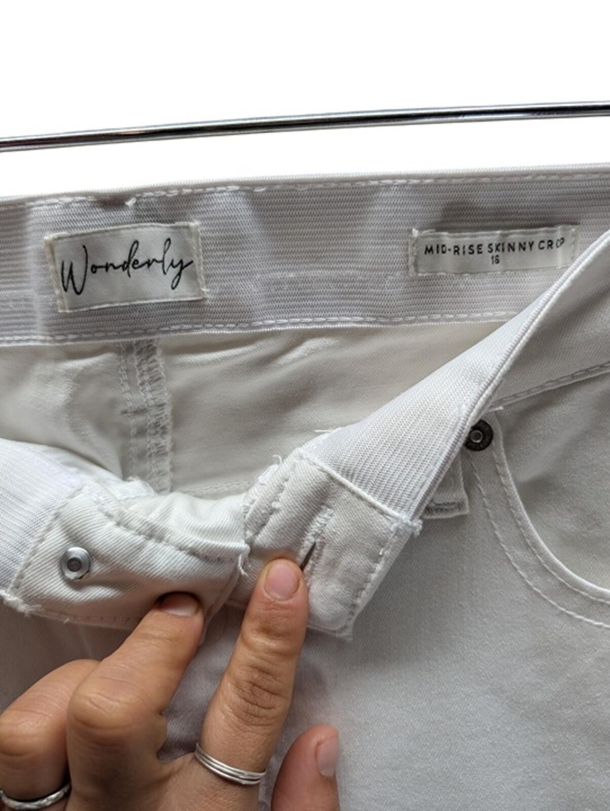 Other NWT Wonderly White Mid-Rise Skinny Crop Jeans Cropped 16 Size 42" / US 20 - 6 Thumbnail