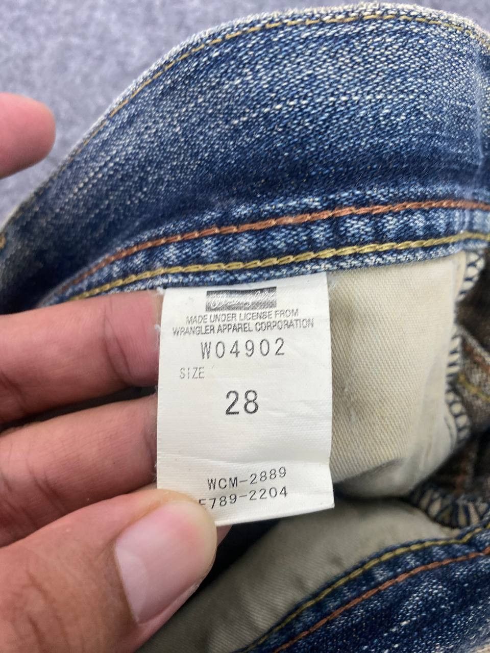 Wrangler vintage wrangler uneven faded distressed denim Size US 32 / EU 48 - 12 Thumbnail