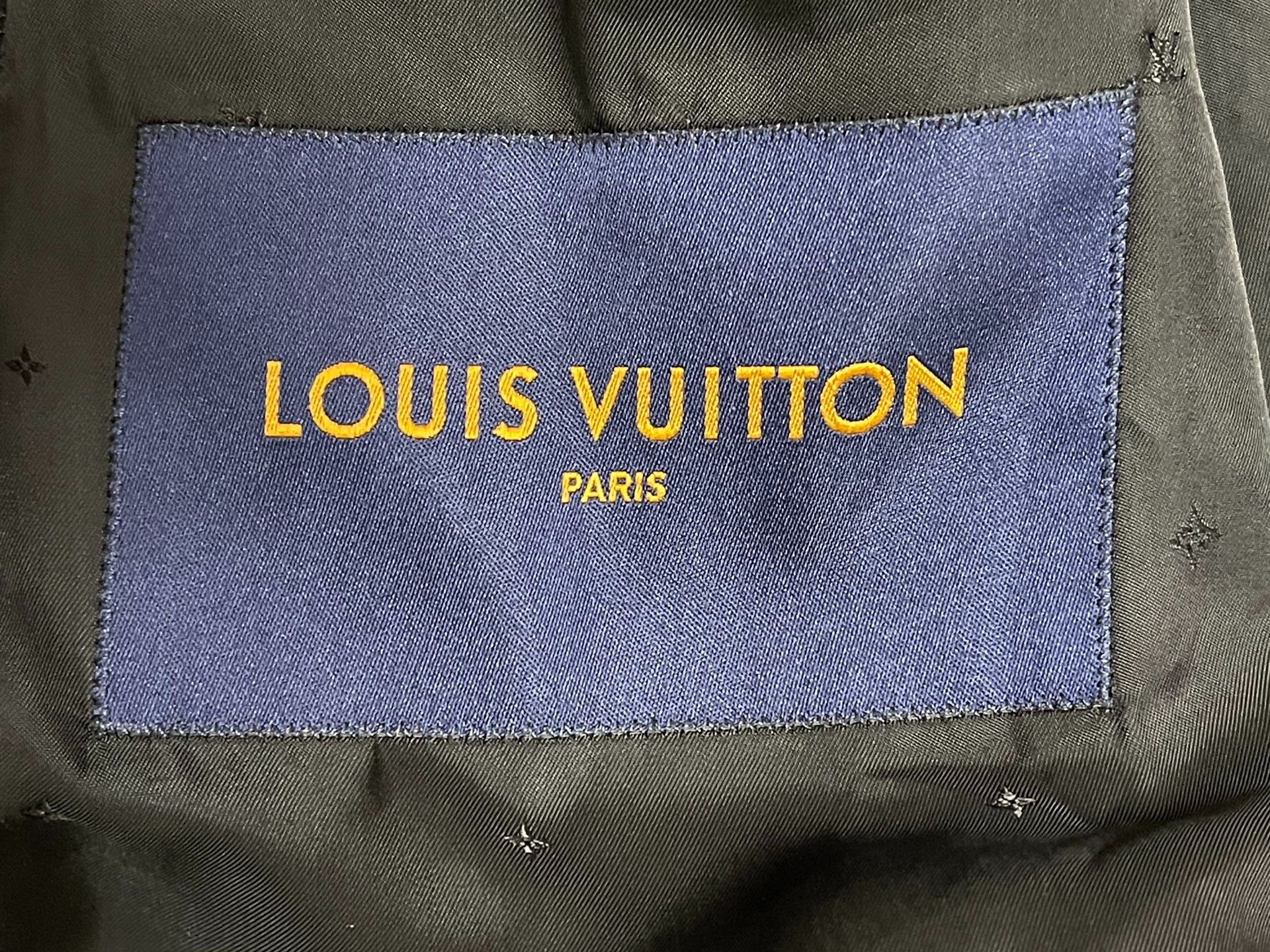 Louis Vuitton Louis Vuitton coat Nextarrow-2412 Size US L / EU 52-54 / 3 - 4 Thumbnail