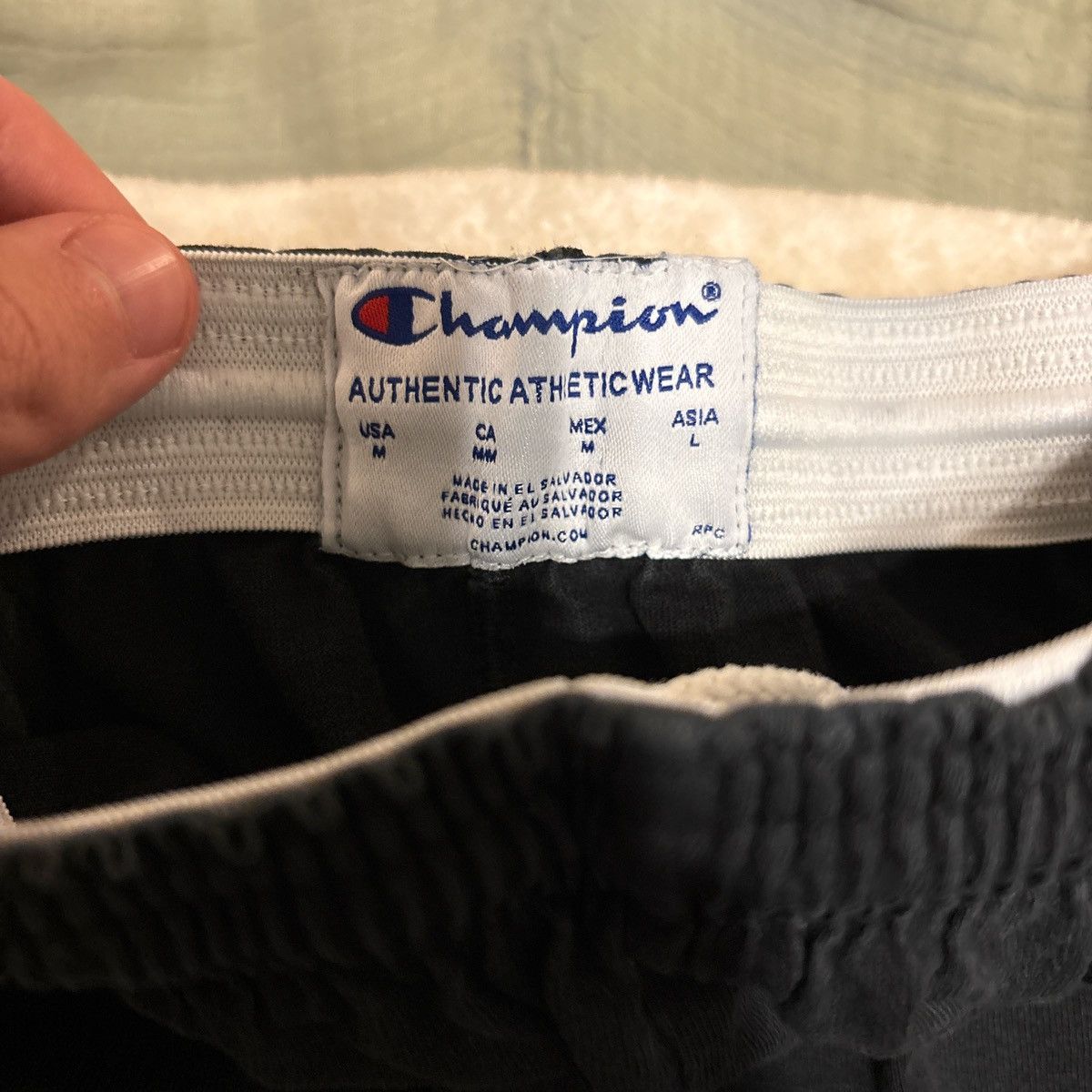 Champion Black Champion shorts Size US 32 / EU 48 - 2 Thumbnail
