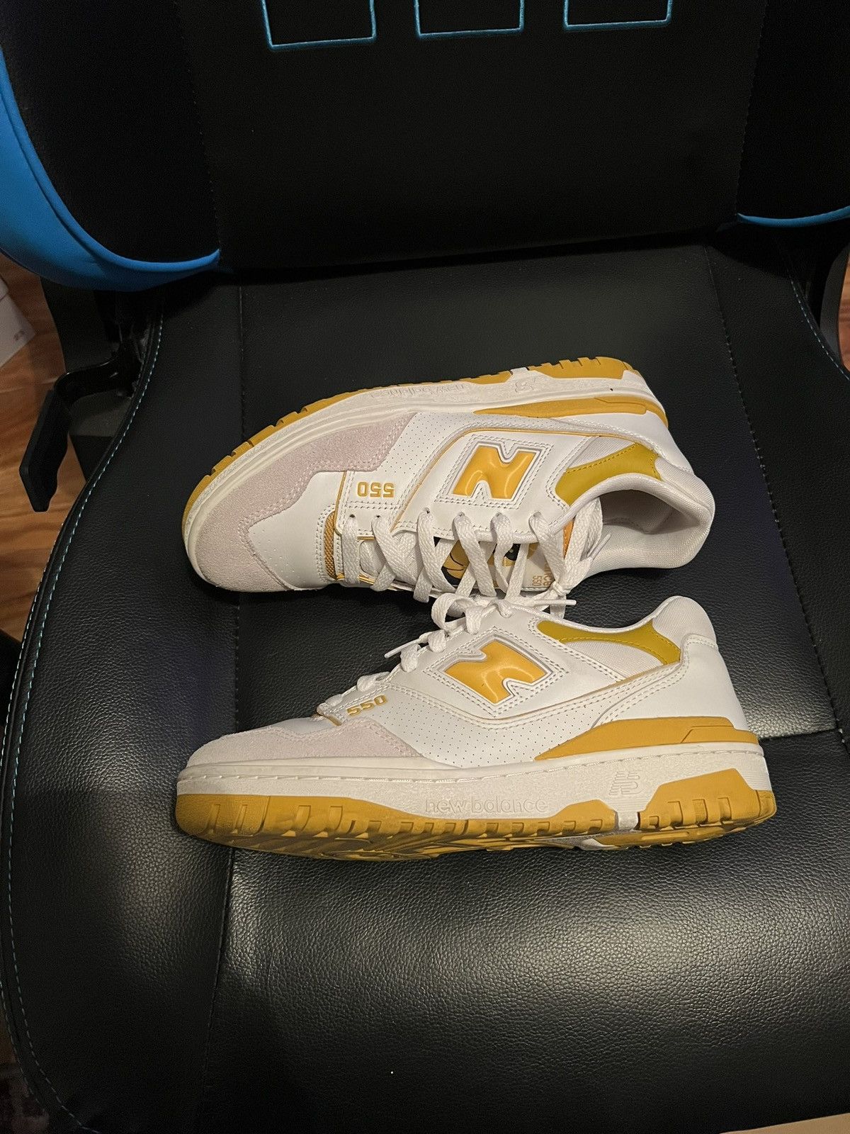 New Balance New Balance 550 Varsity Gold Size US 8 / EU 41 - 1 Thumbnail