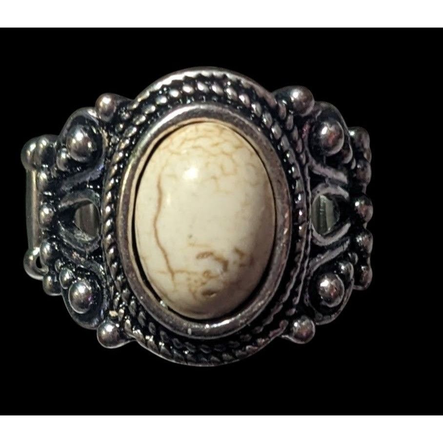 Other Victorian Style Silver Tone Stretch Ring With Marbled White Size ONE SIZE - 1 Thumbnail