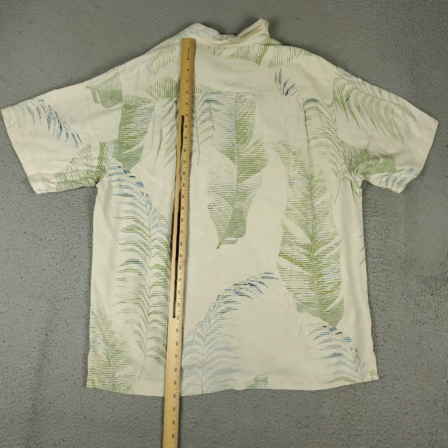 Tommy Bahama Tommy Bahama Shirt Mens Medium Beige Green Silk Hawaiian Button Up Short Sleeve Collared Beach Classic Hawaiian Shirt Mens Size US M / EU 48-50 / 2 - 4 Thumbnail