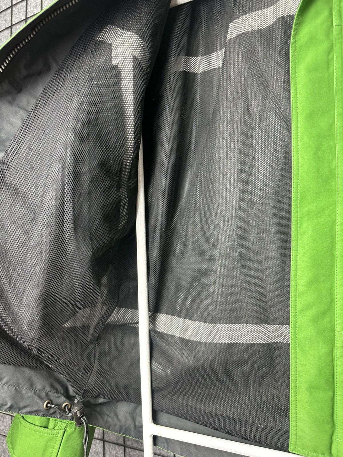 Peak Performance Peak Performance Outdoor Gore Tex Light Jacket Size S Size US S / EU 44-46 / 1 - 10 Thumbnail