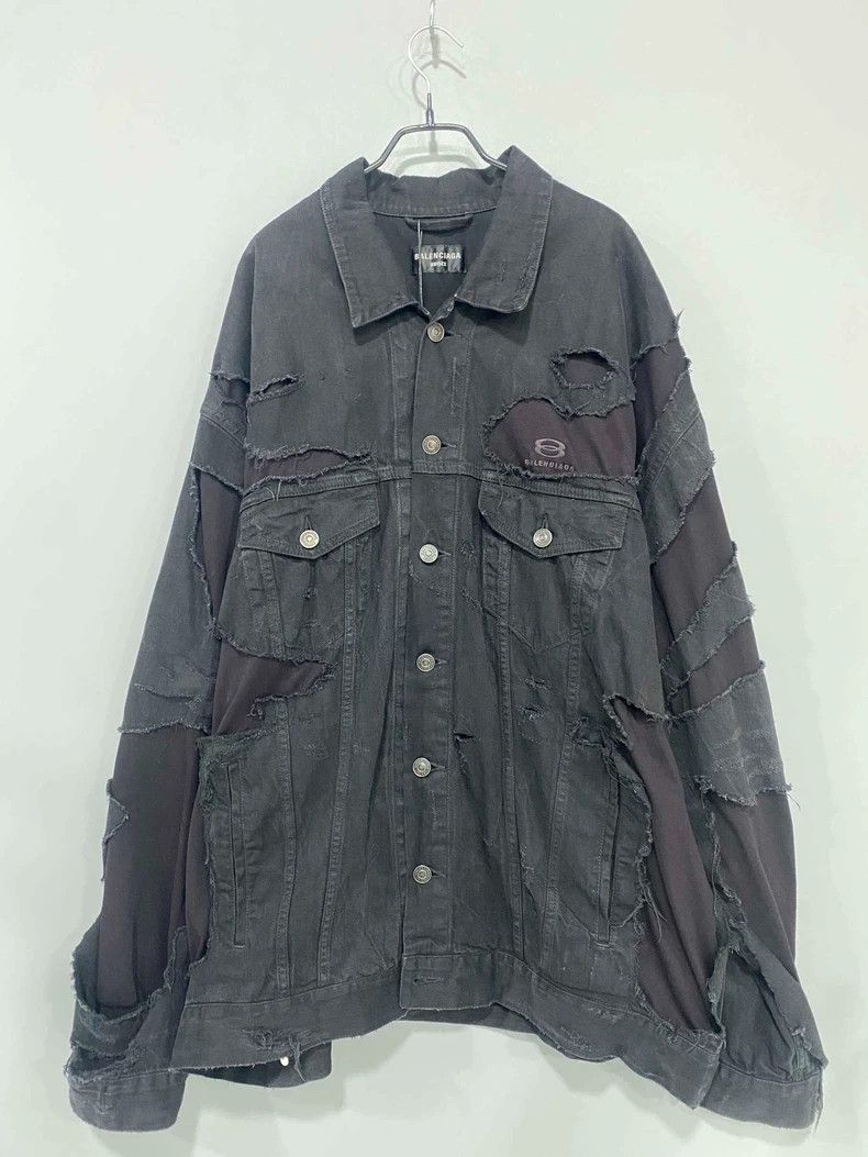 Balenciaga Balenciaga Splicing damage to double-ring denim jacket Size US M / EU 48-50 / 2 - 1 Thumbnail