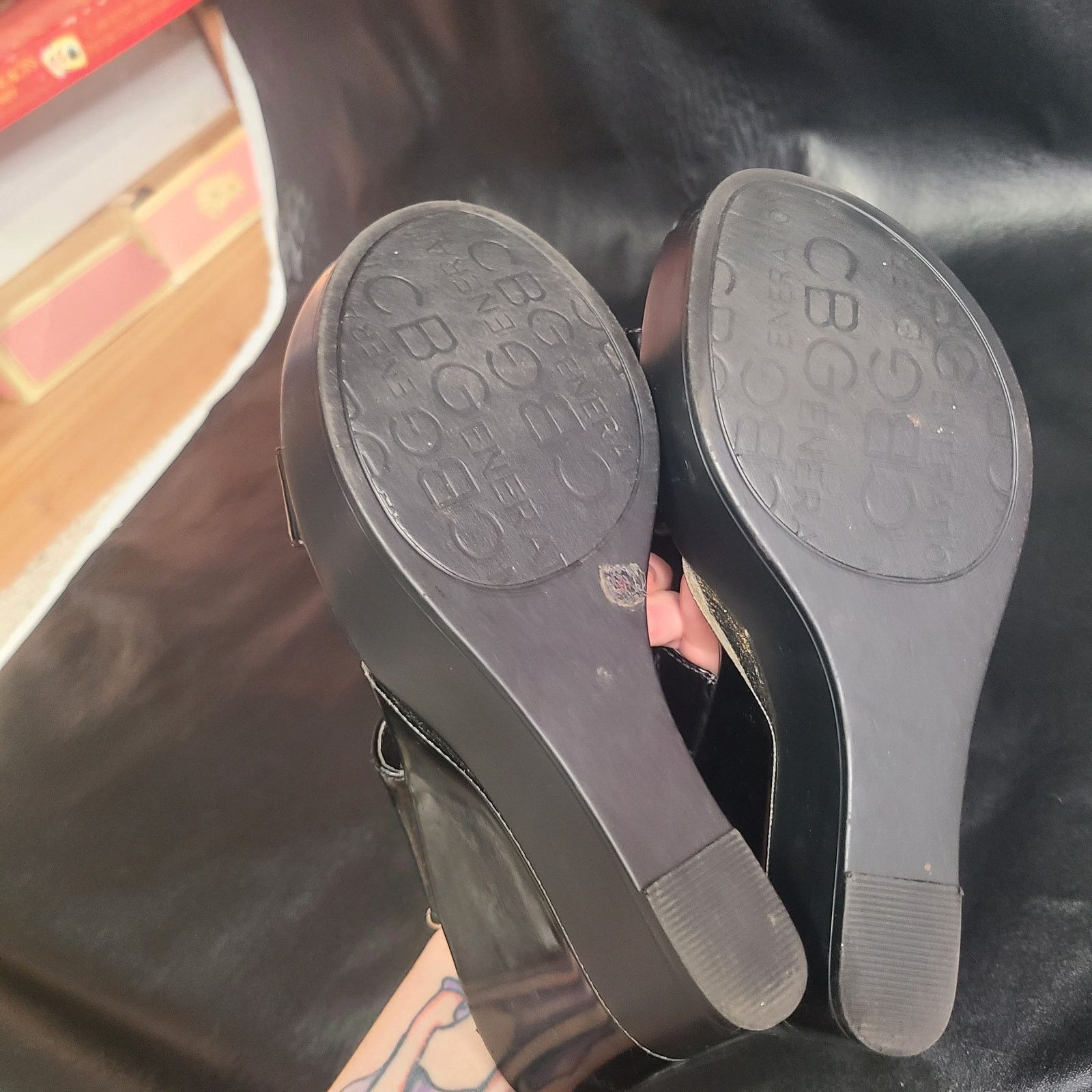 BCBGeneration BCBG black patent leather wedge slides size 9 Size US 9 / IT 39 - 8 Thumbnail