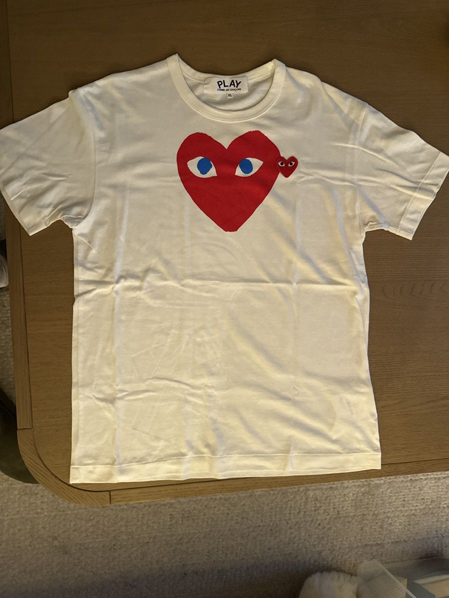 Comme des Garcons PLAY Comme des Garcons PLAY Red Heart Blue Eyes T-shirt Size US XL / EU 56 / 4 - 1 Preview