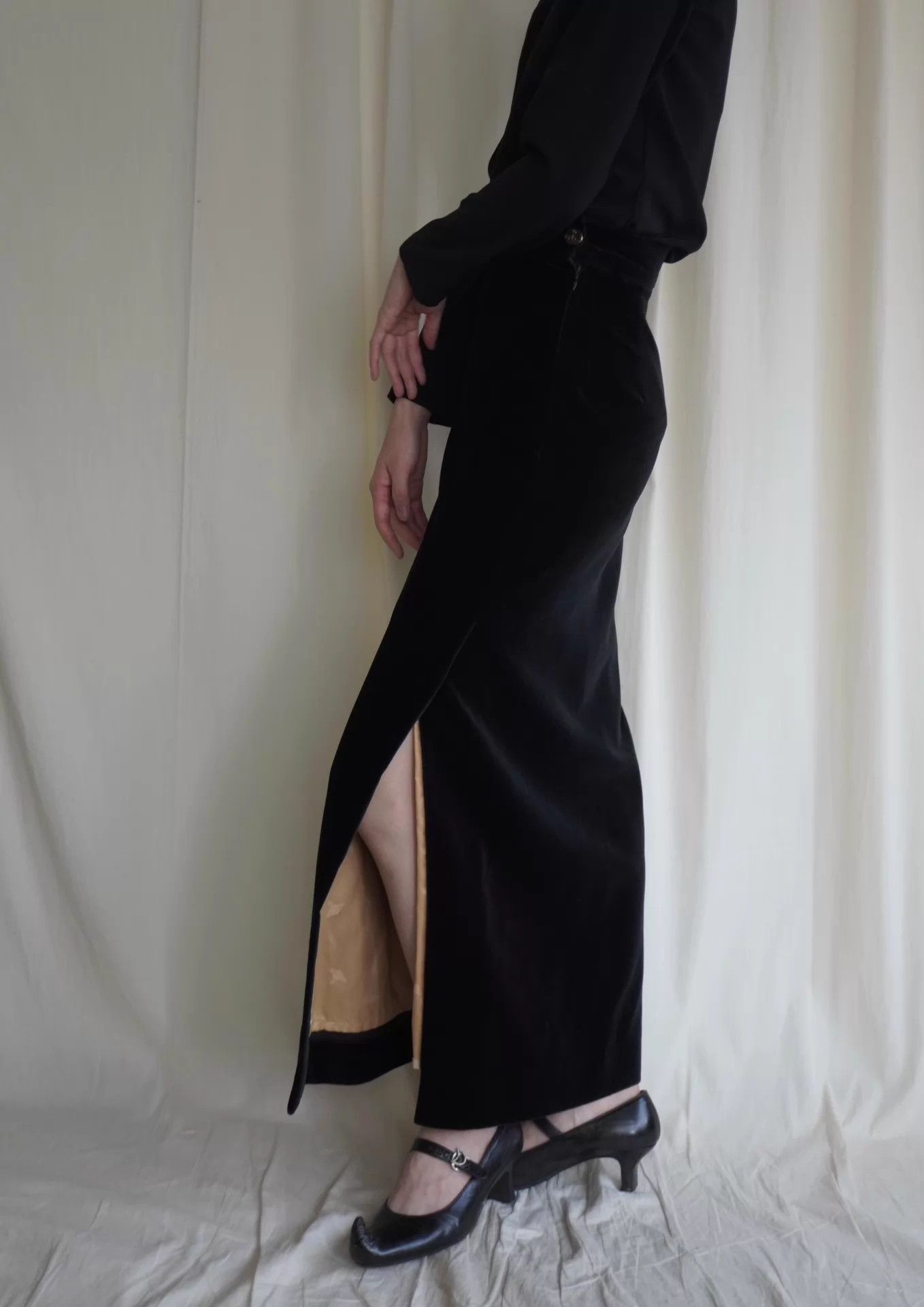 Vivienne Westwood Vivienne Westwood 1990s Early Velvet Slit Straight Skirt Red Label Size 25" / US 0 / IT 36 - 8 Thumbnail