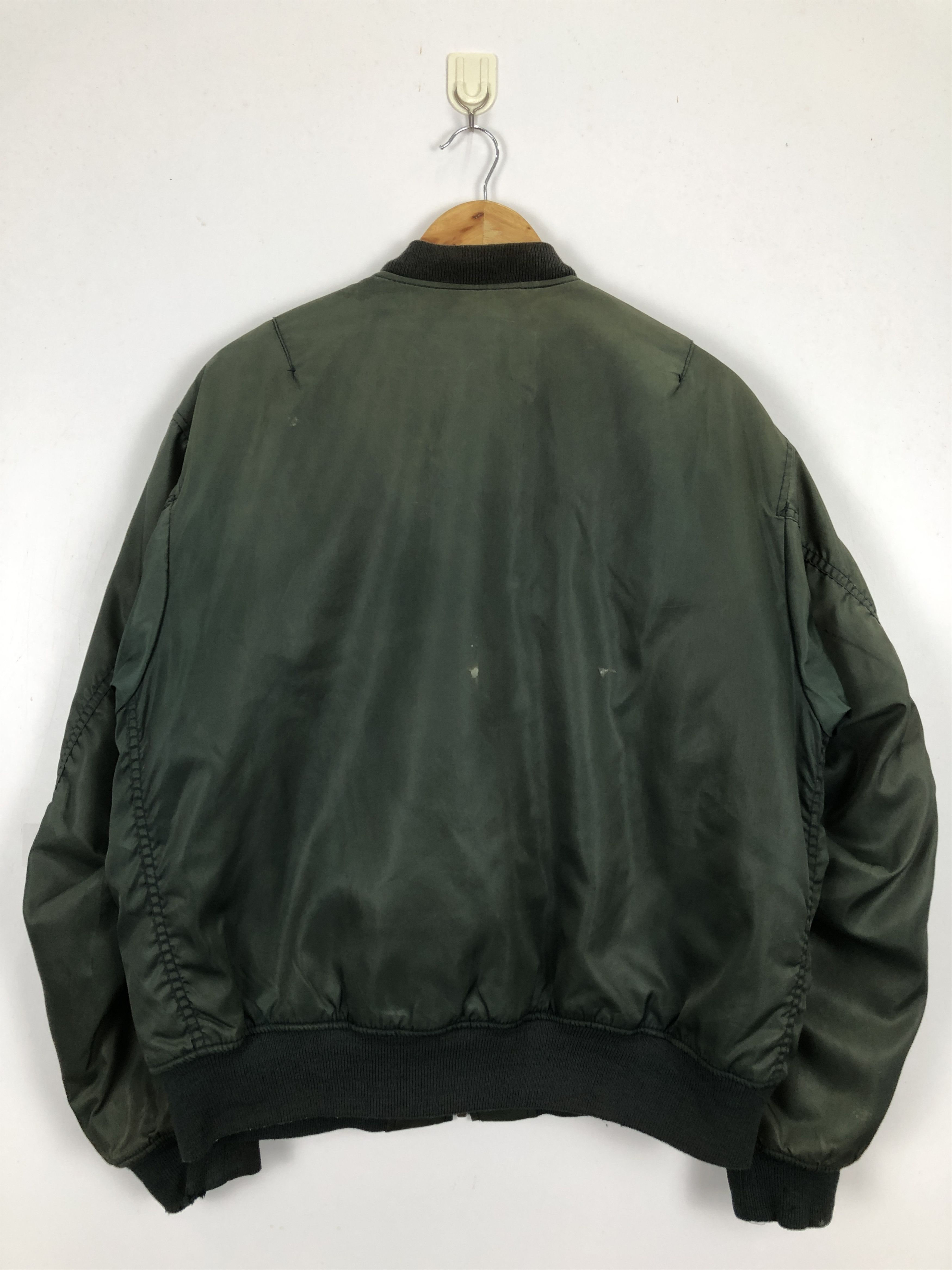 Japanese Brand Vintage Uniqlo Sun Faded Bomber Jacket Trashed J1662 Size US L / EU 52-54 / 3 - 3 Thumbnail