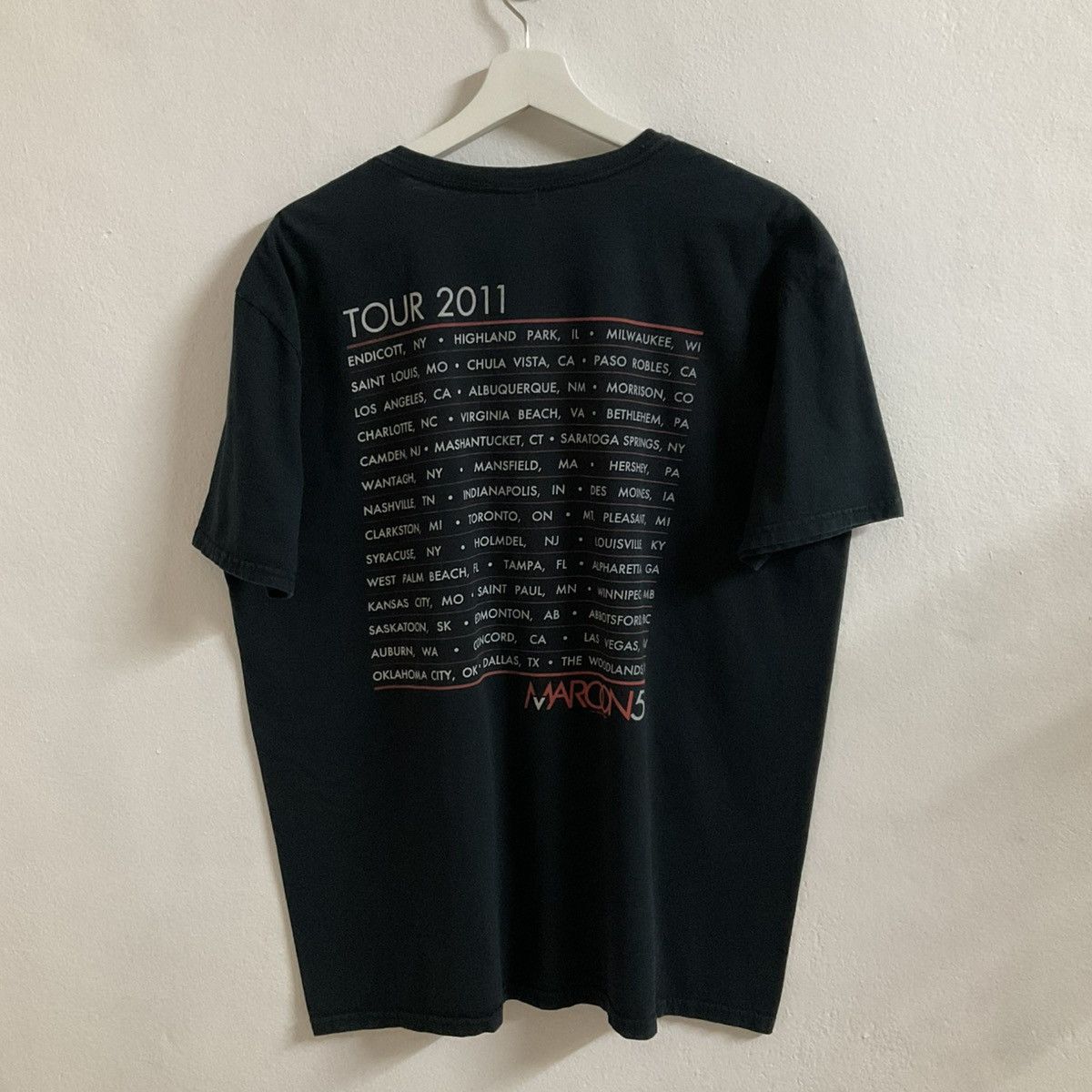Band Tees Maroon 5 Tour 2011 Size US XL / EU 56 / 4 - 2 Thumbnail