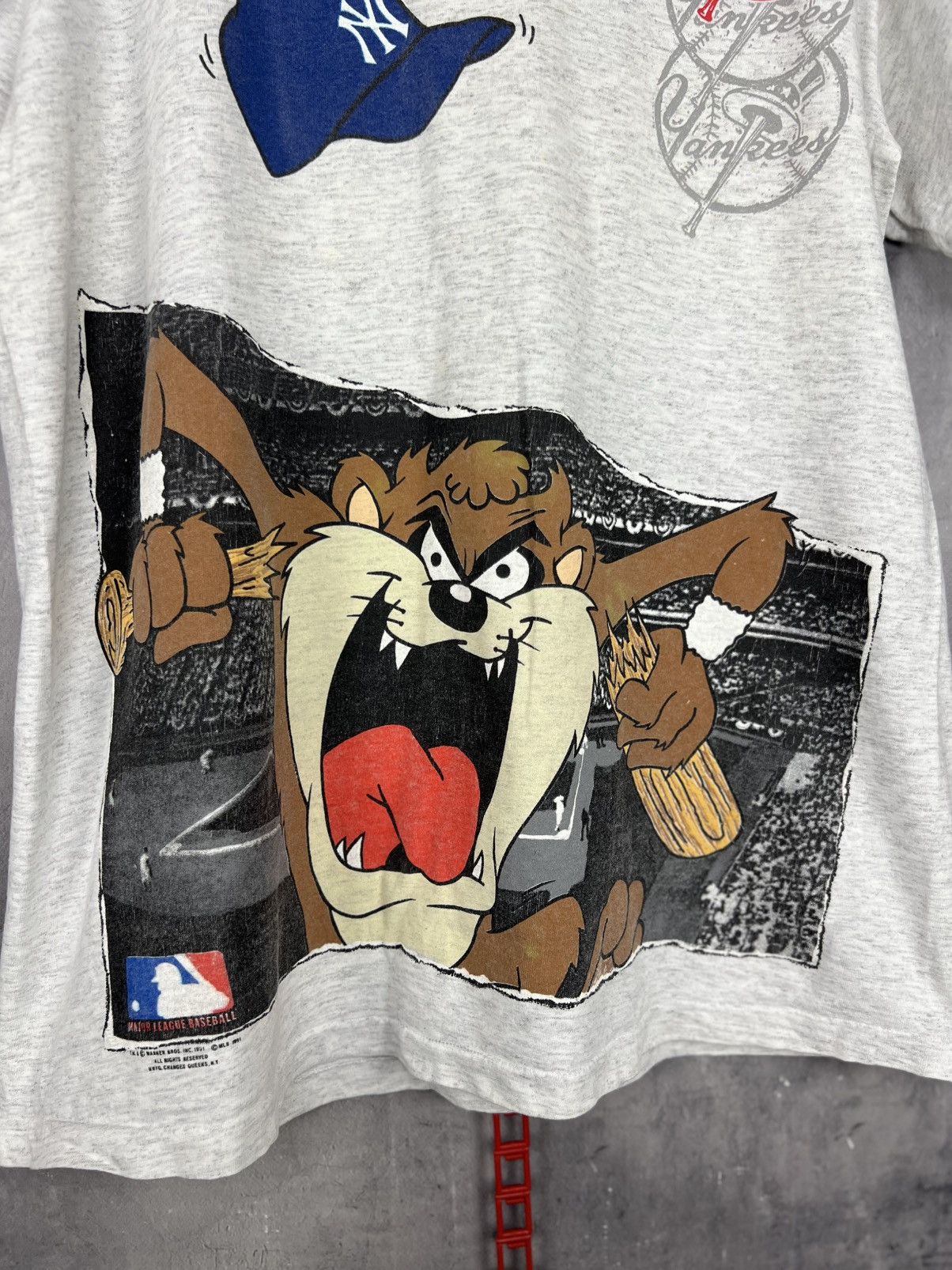Changes × MLB × Vintage Vintage 1991 Los Angeles Dodgers Looney Toons Taz T-Shirt L Size US L / EU 52-54 / 3 - 5 Thumbnail