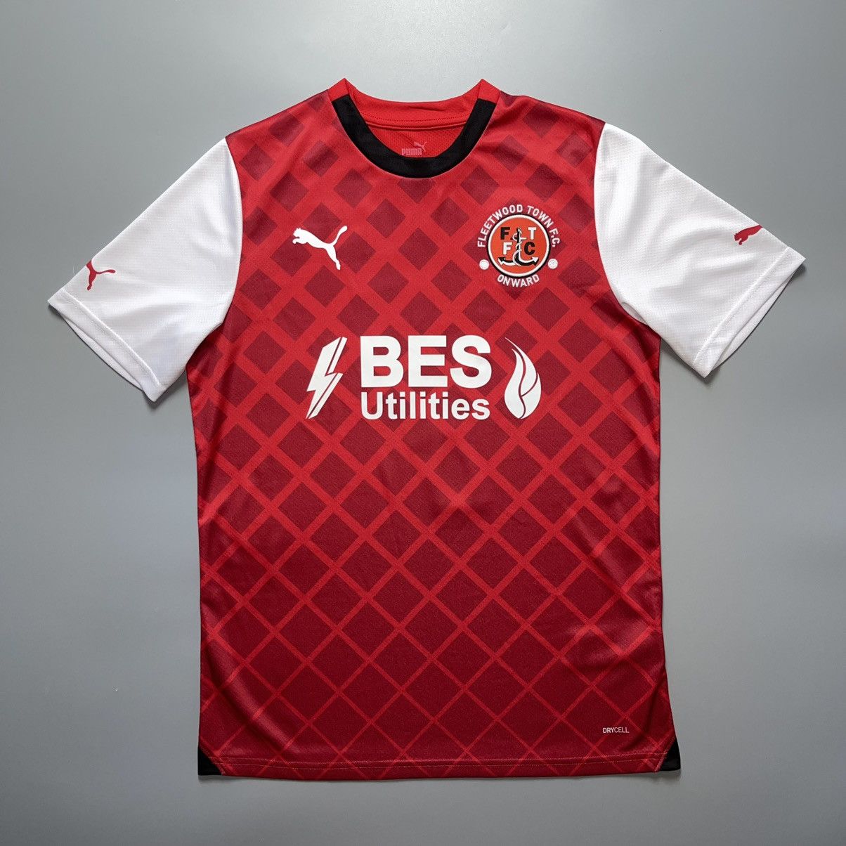 Puma FLEETWOOD TOWN PUMA 2023/2024 FOOTBALL JERSEY #7 TSHIMANGA Size US M / EU 48-50 / 2 - 2 Thumbnail