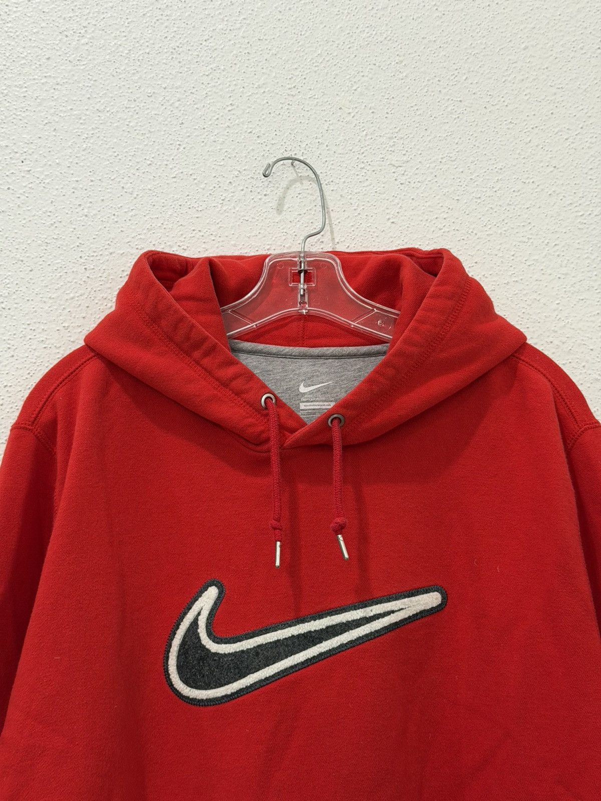 Nike Nike Check Swoosh Embroidered Logo Red Hoodie Size Large Size US L / EU 52-54 / 3 - 2 Thumbnail