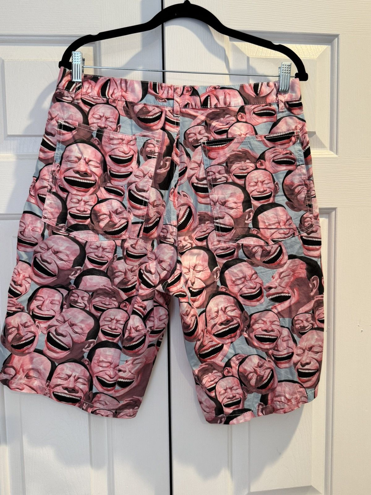 Comme des Garcons CDG x Yue Minjun shorts Size US 32 / EU 48 - 2 Thumbnail