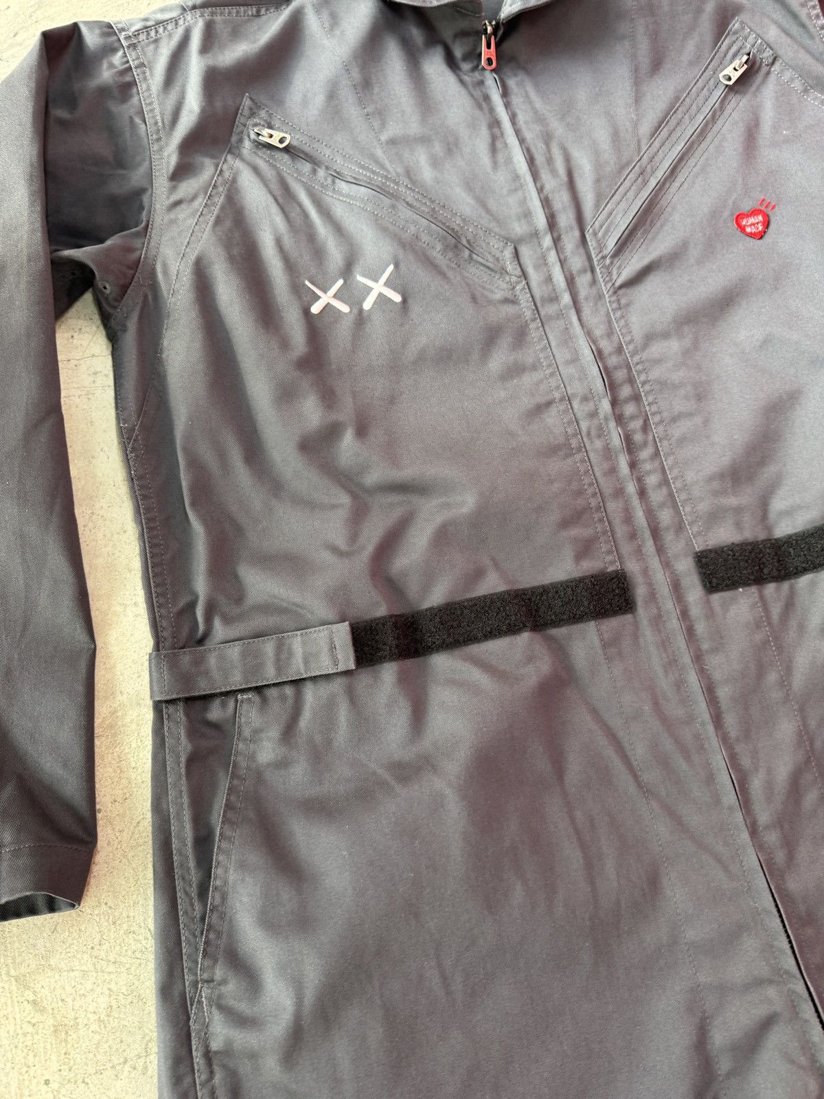 Human Made × Kaws × Nigo Human Made Kaws Holiday Jumpsuit RARE nigo supreme M L Bape Size US 34 / EU 50 - 8 Thumbnail