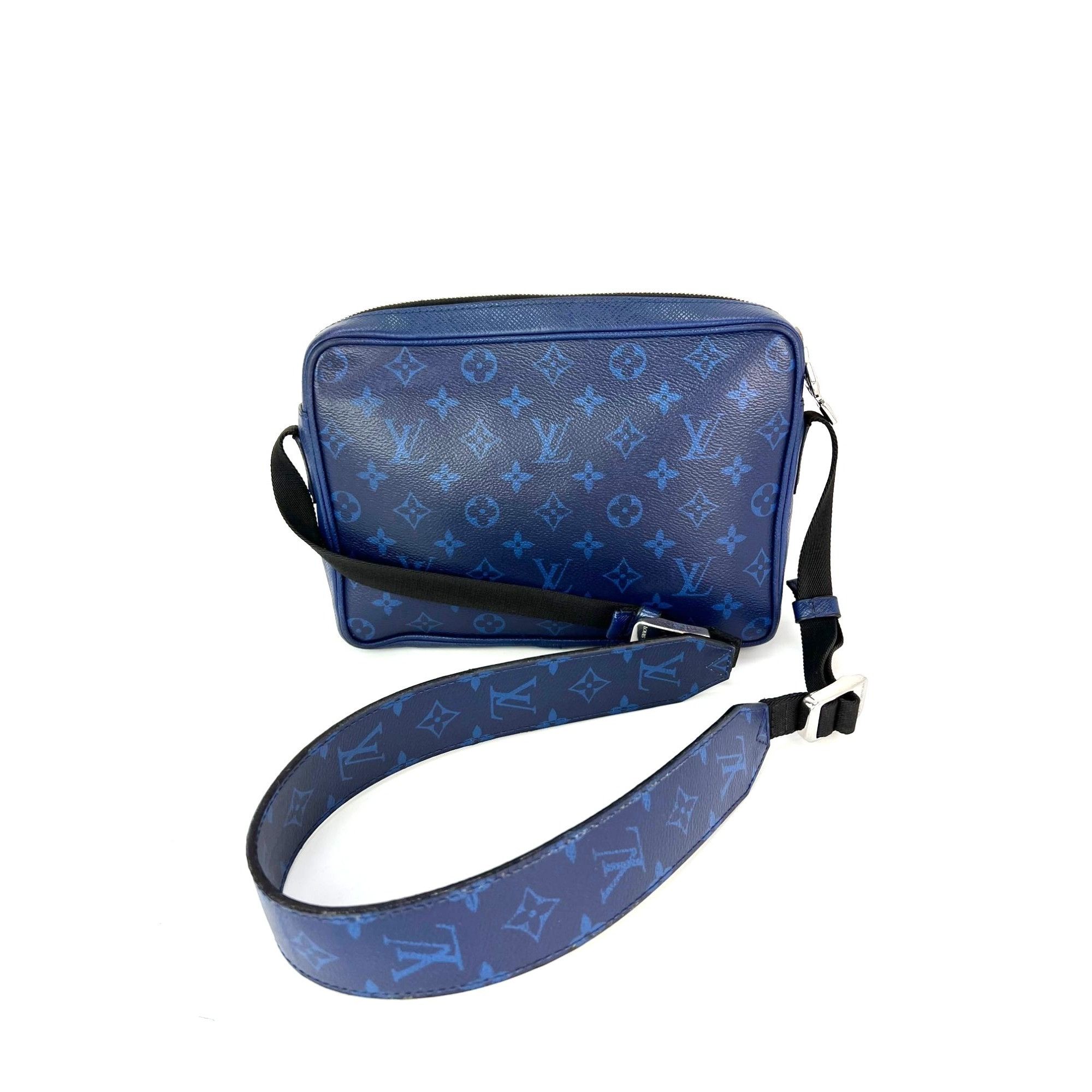 Louis Vuitton LOUIS VUITTON Taigarama Outdoor Blue Messenger Bag Size ONE SIZE - 2 Thumbnail