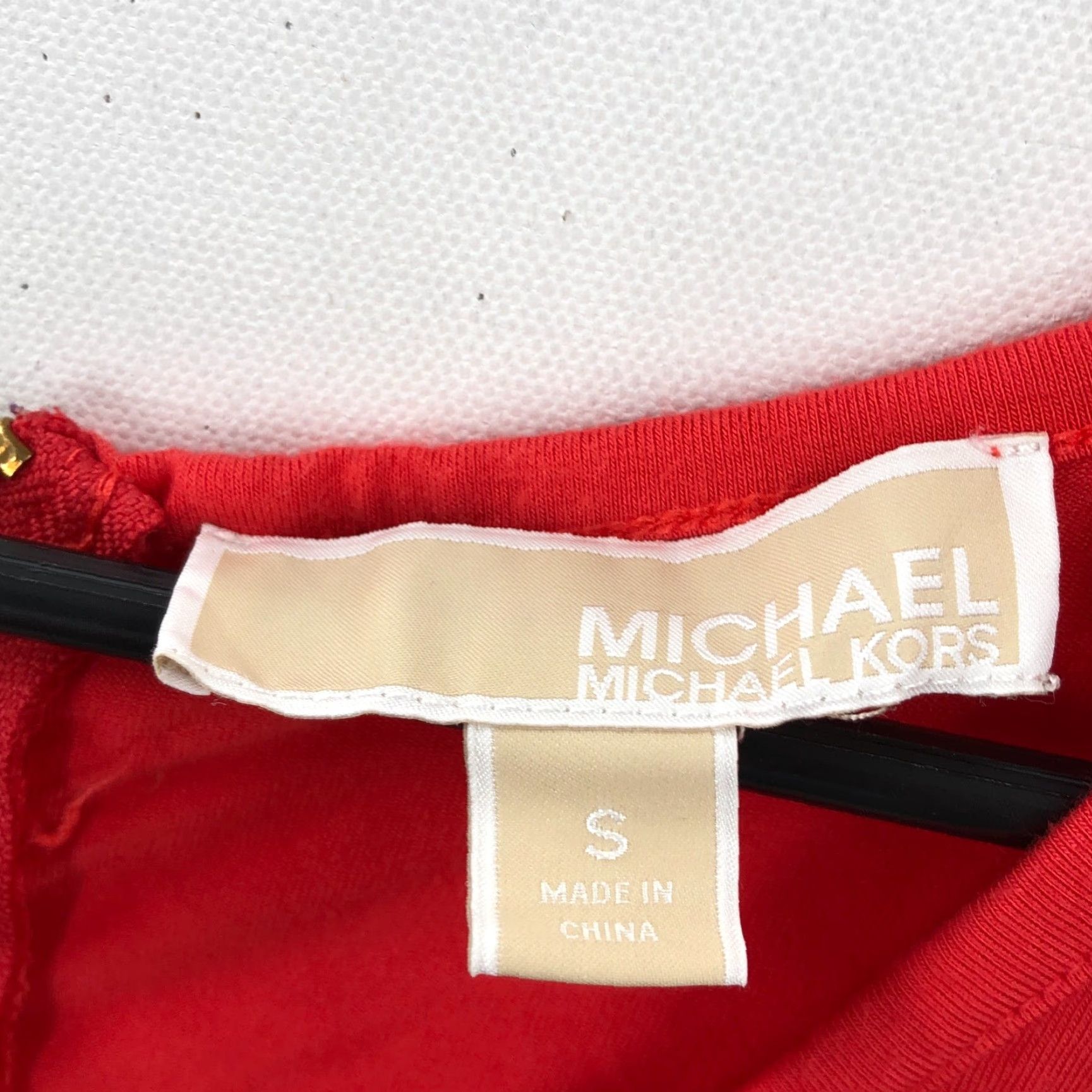 Michael Kors Michael Kors Womens Red Lightweight Long Sleeve T-Shirt Back Zip V-Neck Sz Small Size S / US 4 / IT 40 - 3 Thumbnail