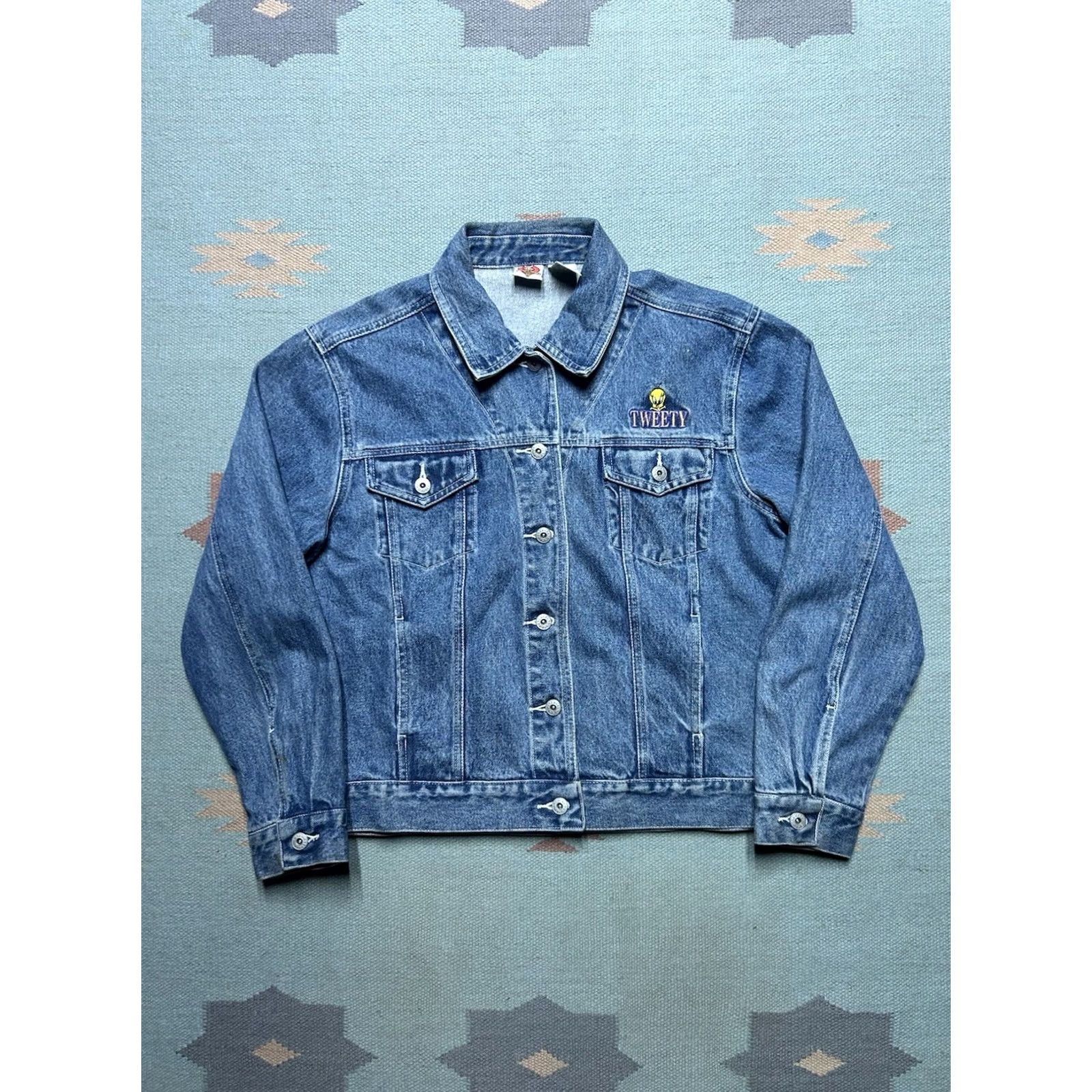 Vintage VINTAGE Looney Tunes denim trucker jacket embroidered Tweety Bird Women’s Large Jacket Size L / US 10 / IT 46 - 4 Thumbnail