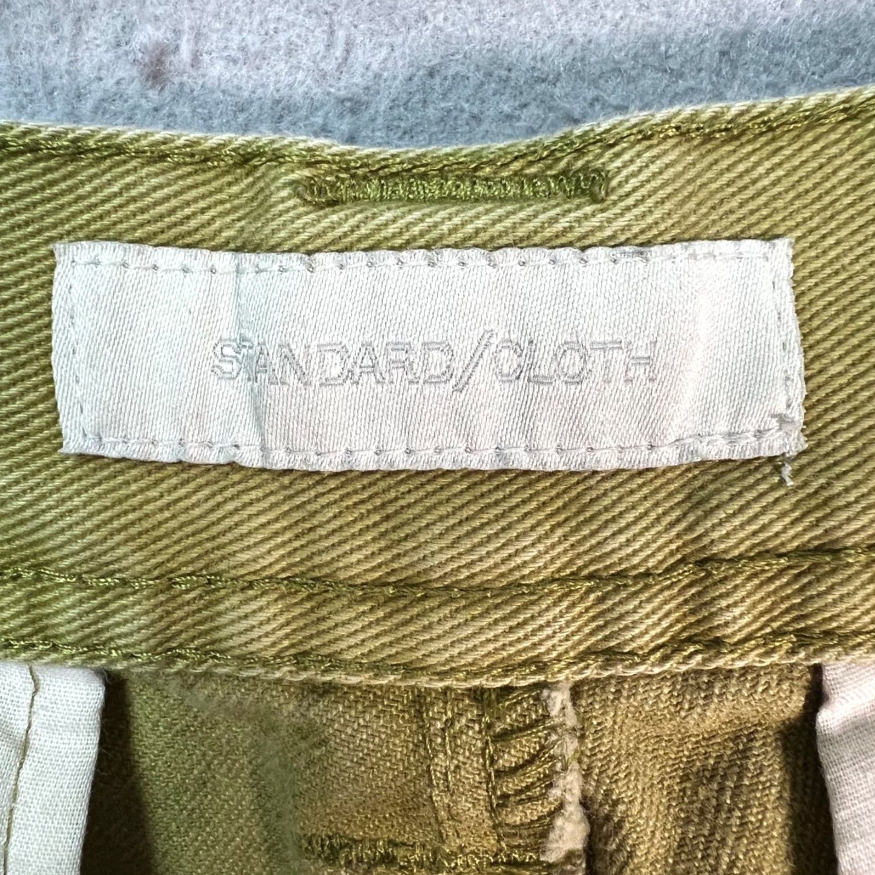 Olive Standard Cloth Mens Size Large Olive Green Cargo Pants With Zip Ankles Size US 33 - 3 Thumbnail