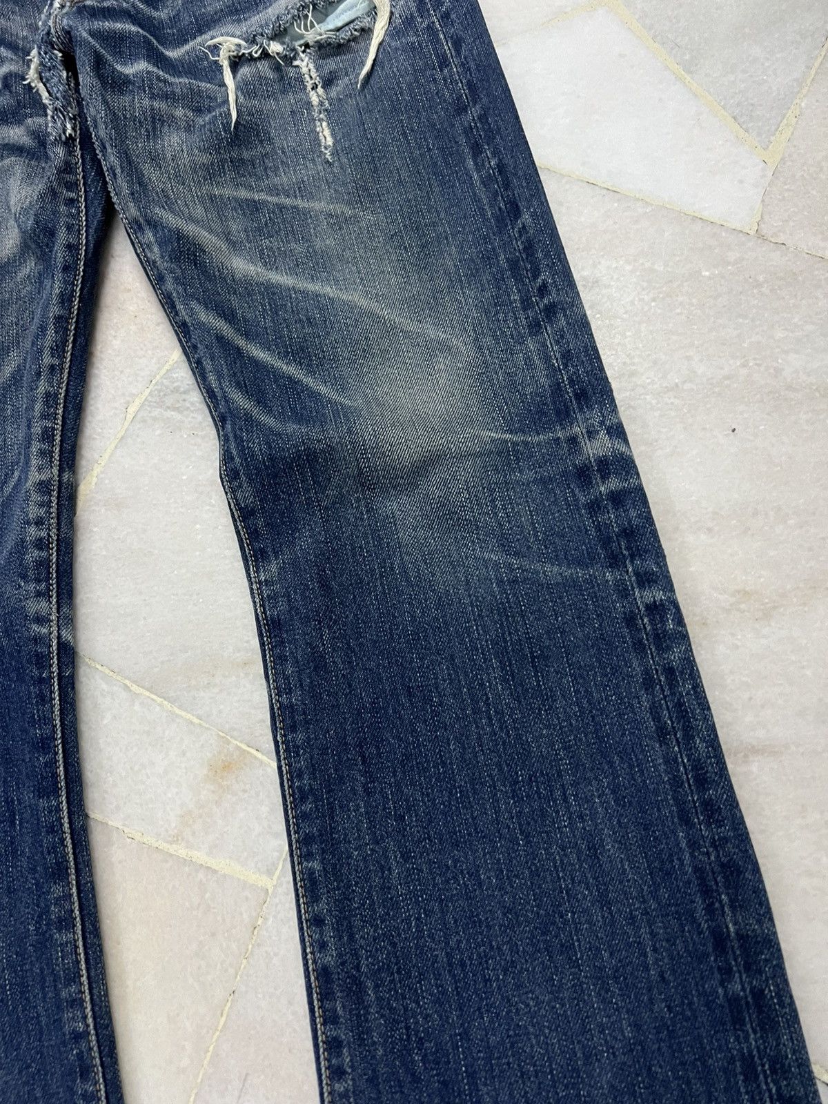 Japanese Brand Vintage Kuro Graphite Distressed Selvedge Jean Japan Size US 30 / EU 46 - 7 Thumbnail