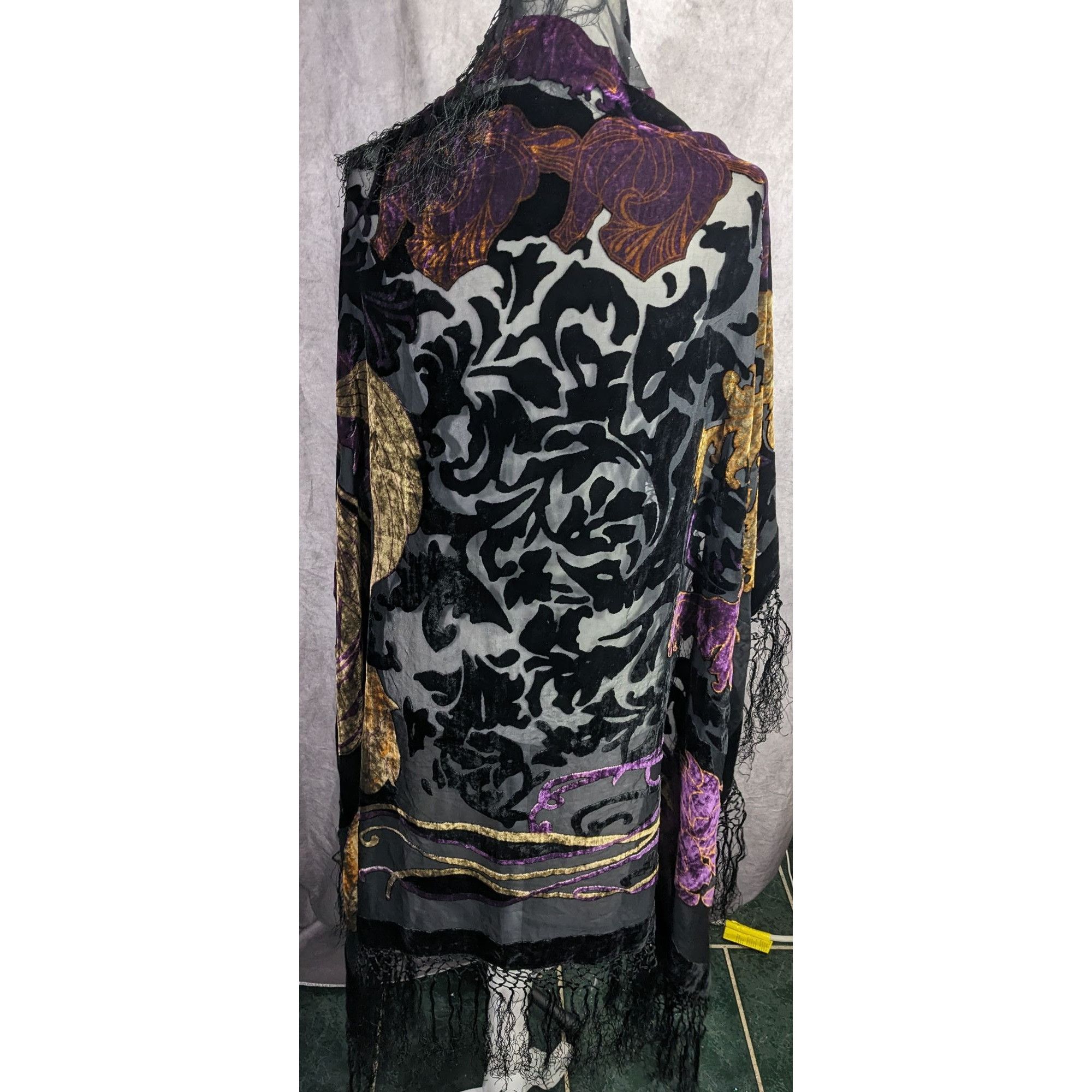 Other Vintage Burnt Velvet Shawl With Gold & Purple Floral Design Size ONE SIZE - 8 Thumbnail
