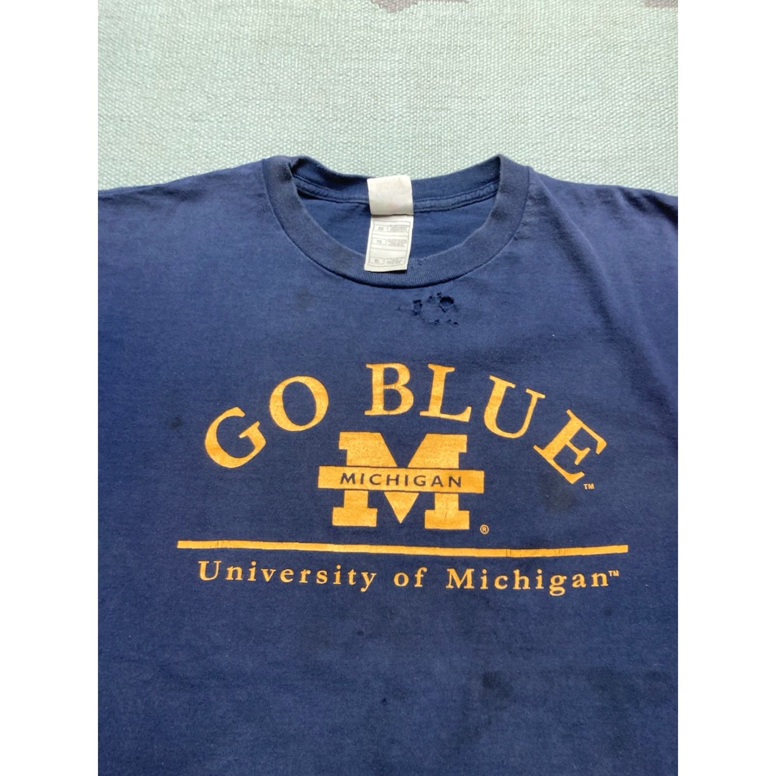NCAA VINTAGE Michigan Wolverines University T-Shirt XL Blue Men Size US XL / EU 56 / 4 - 4 Thumbnail