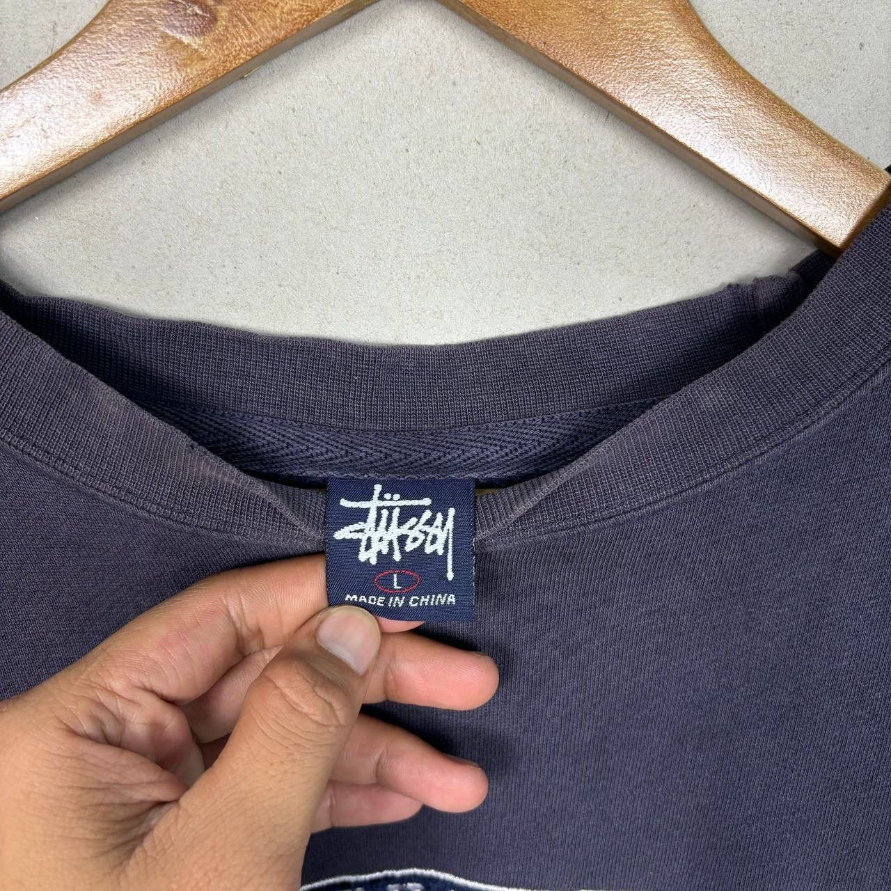 Stussy 90s Thrashed Stussy Lion Sun Faded Sweatshirt ERD Grunge Size US L / EU 52-54 / 3 - 9 Thumbnail