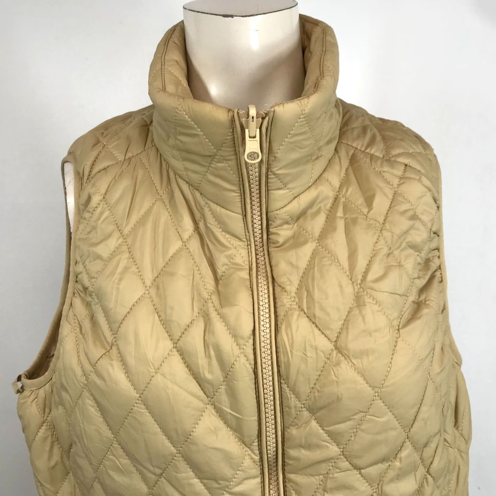 Lands' End Lands' End Womens Medium Tan Quilted Full Zip Vest Shirt Womens Medium Tan Quilted Full Zip Vest Size M / US 6-8 / IT 42-44 - 2 Thumbnail