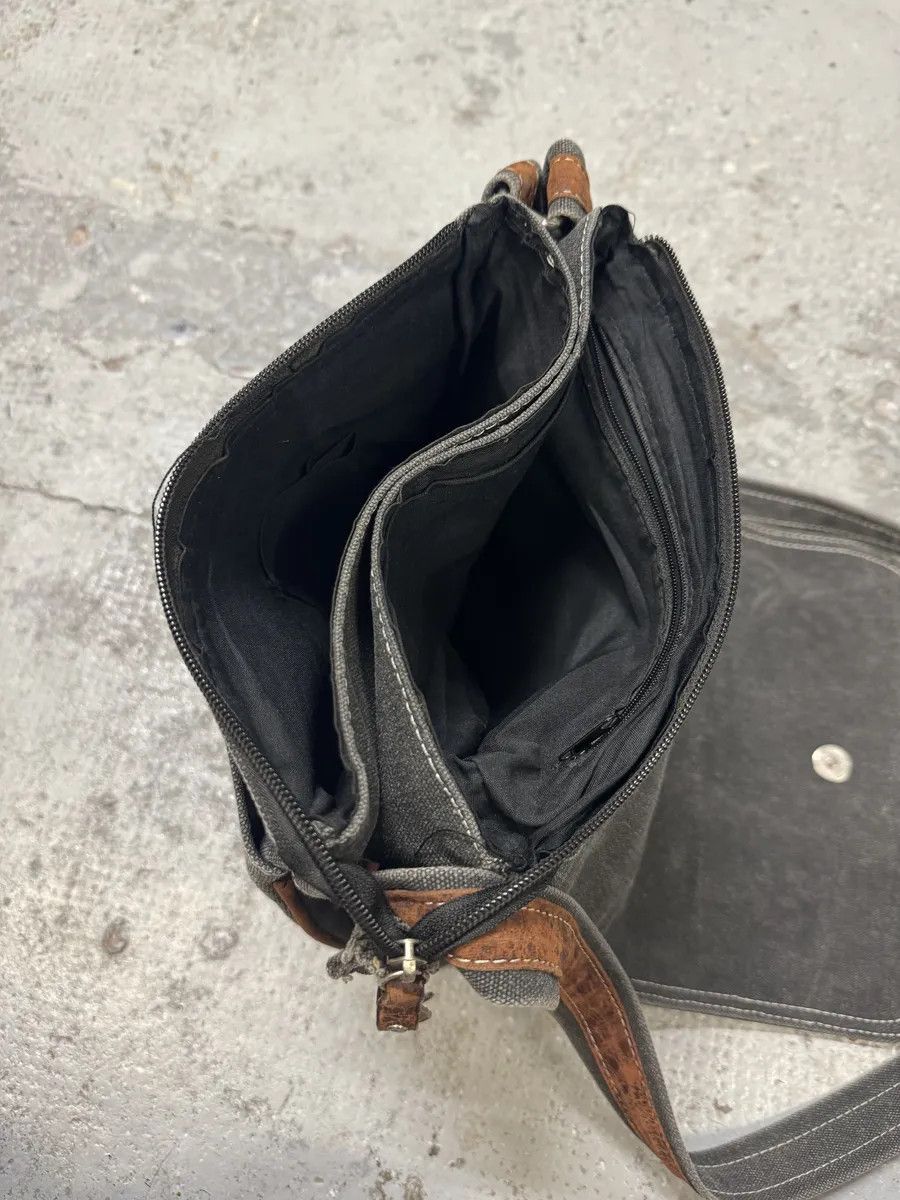 Dolce & Gabbana 2000s Dolce & Gabbana Converse Trompe L’Oeil Leather Shoulder Bag Size ONE SIZE - 12 Thumbnail