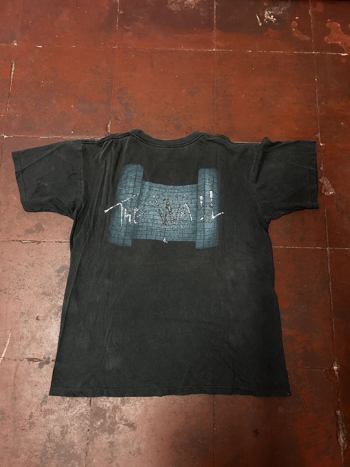 Band Tees × Pink Floyd × Vintage 1990 pink floyd the wall Size US L / EU 52-54 / 3 - 6 Thumbnail