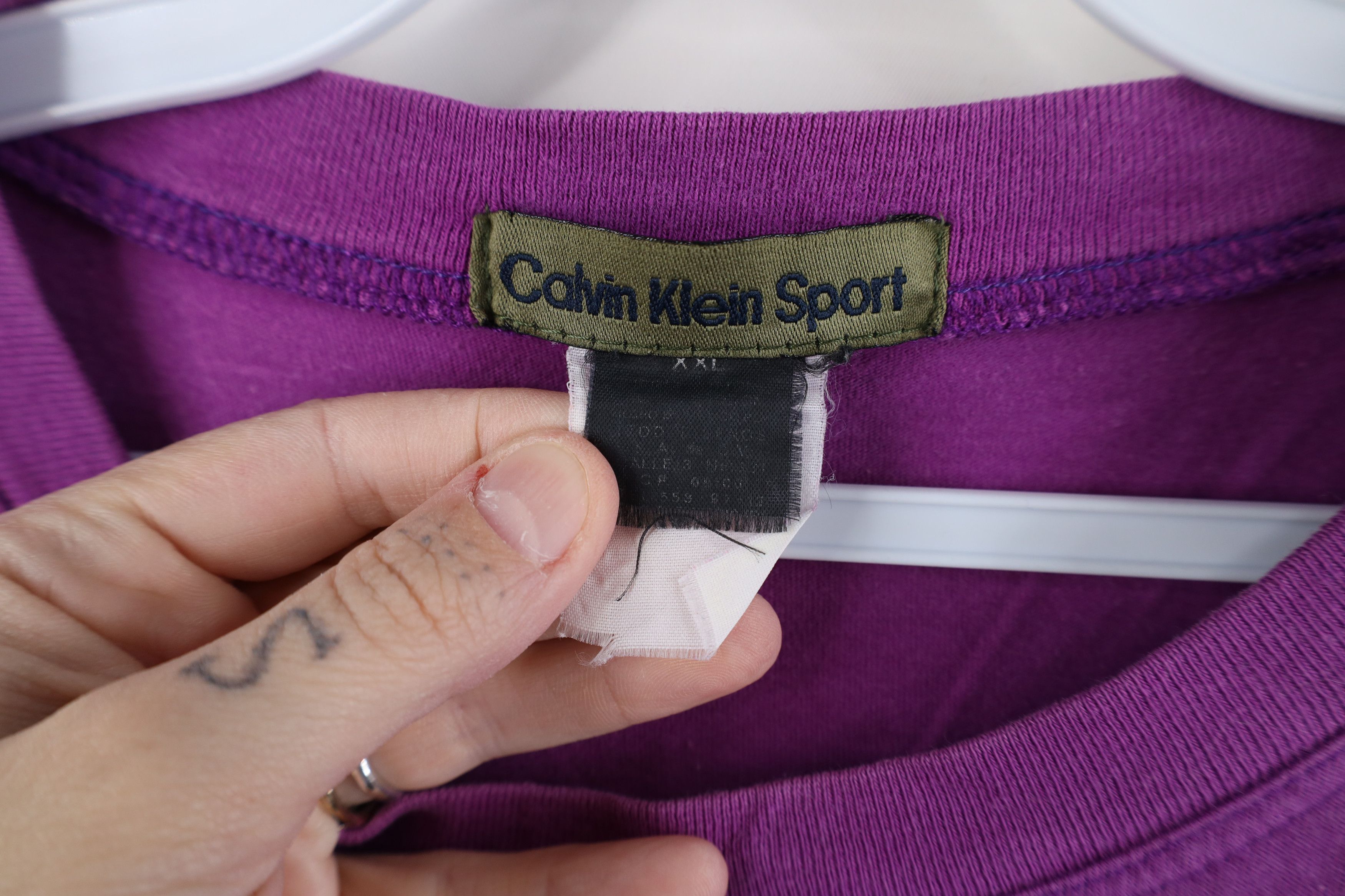 Calvin Klein × Vintage Vintage 90s Calvin Klein Spell Out One World T-Shirt Purple Size XXL / US 16-18 / IT 52-54 - 8 Thumbnail