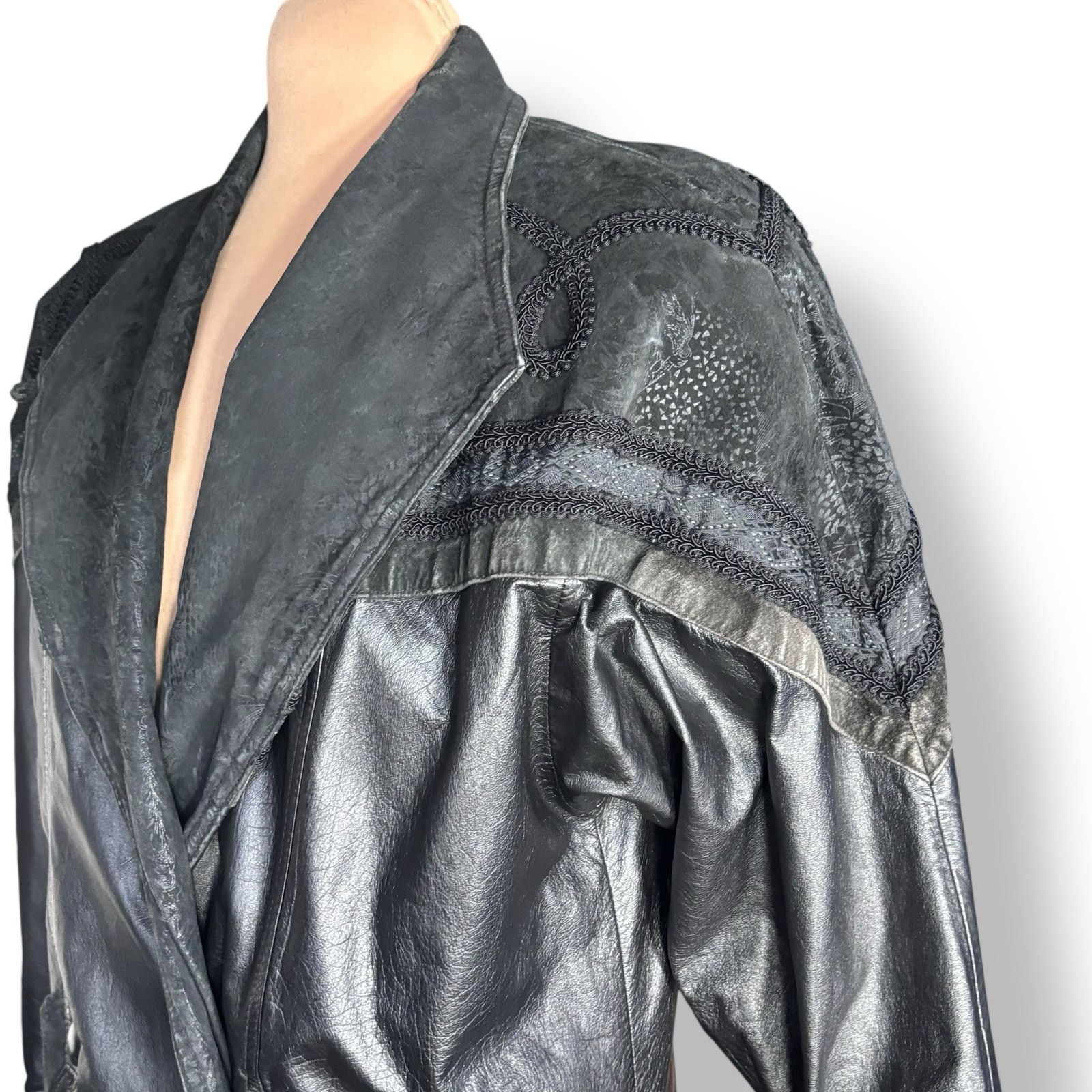 Wilsons Leather Vintage Wilsons Leather Black Long Trench Coat Suede Floral Size M / US 6-8 / IT 42-44 - 5 Thumbnail