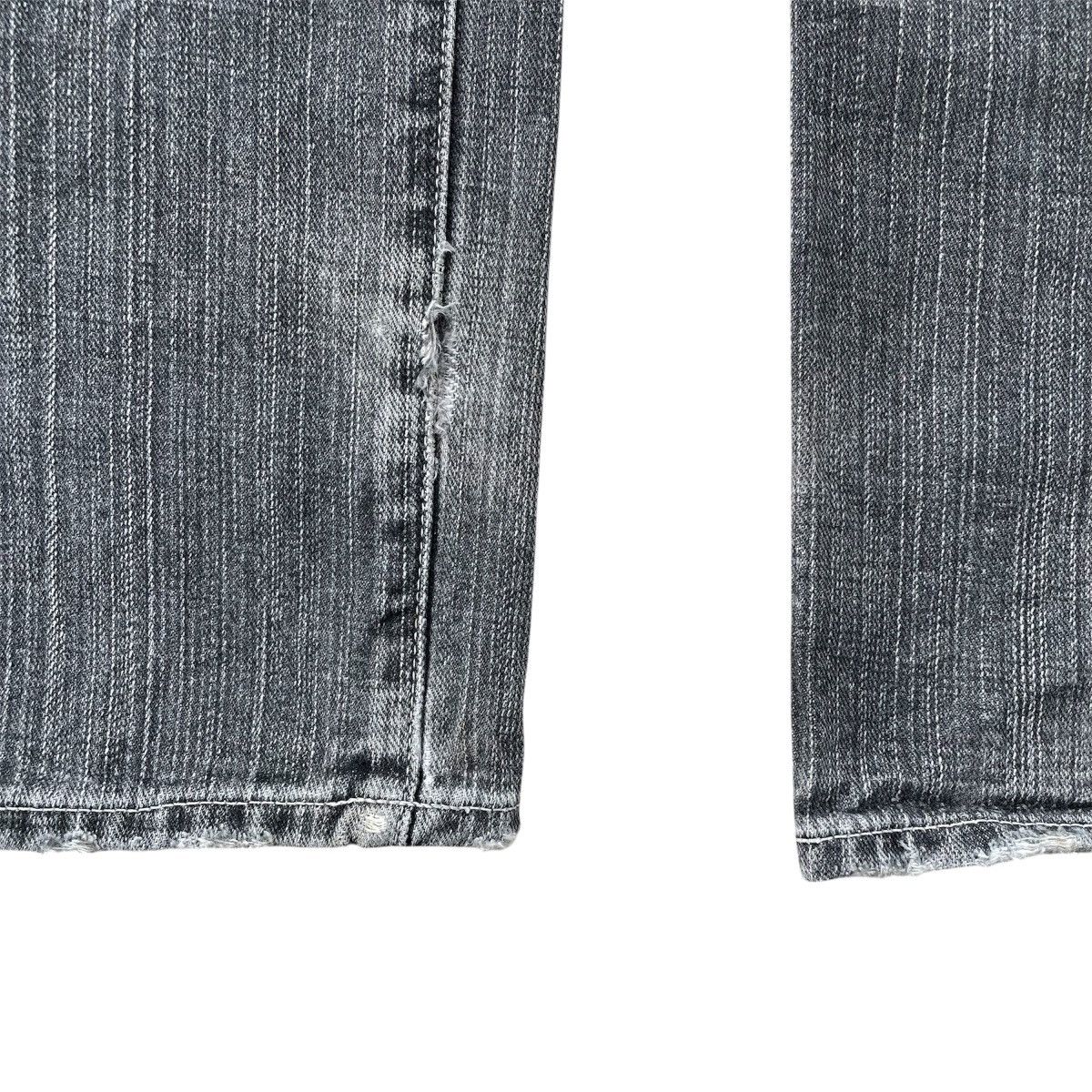 Uniqlo Vintage Uniqlo - Buckle Back Distressed Jeans Size US 30 / EU 46 - 10 Thumbnail