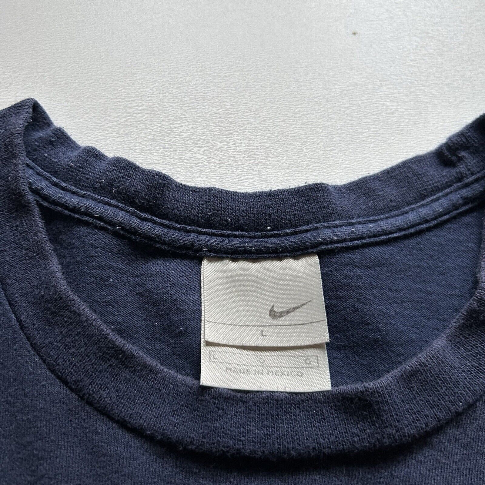Nike × Vintage Vintage Y2K Nike Swoosh Basic T Shirt Large Faded Navy Blue Size US L / EU 52-54 / 3 - 3 Thumbnail
