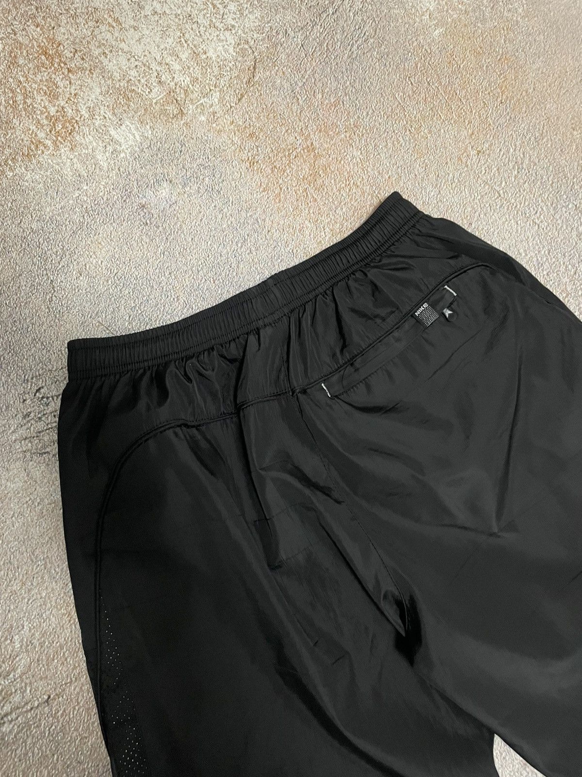 Nike Vintage Nike Small Swoosh Nylon Boxy Black Track Pants Size US 30 / EU 46 - 9 Thumbnail