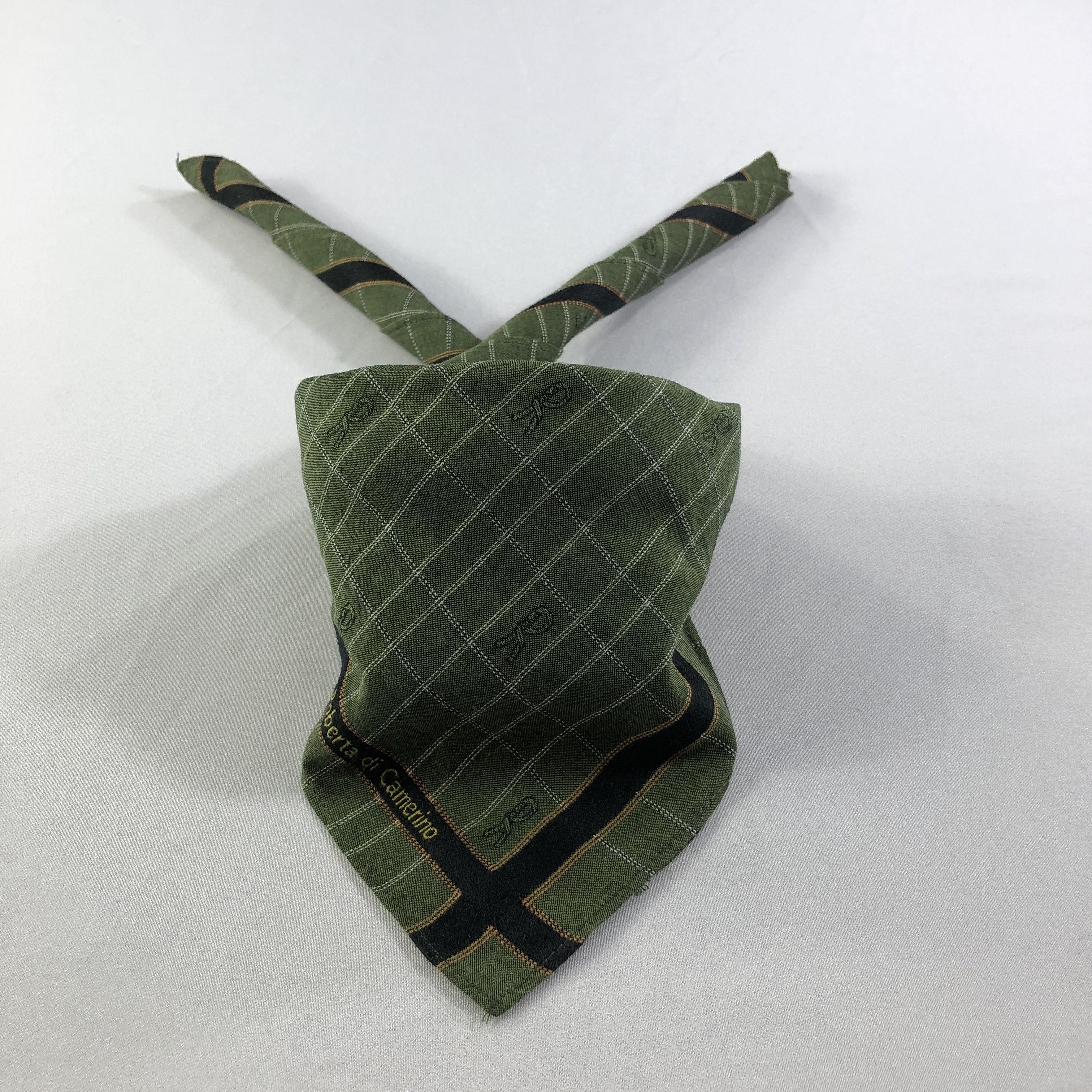 Roberta di Camerino × Vintage Roberta di Camerino Handkerchief Neckerchief Bandana H2189 Size ONE SIZE - 1 Thumbnail