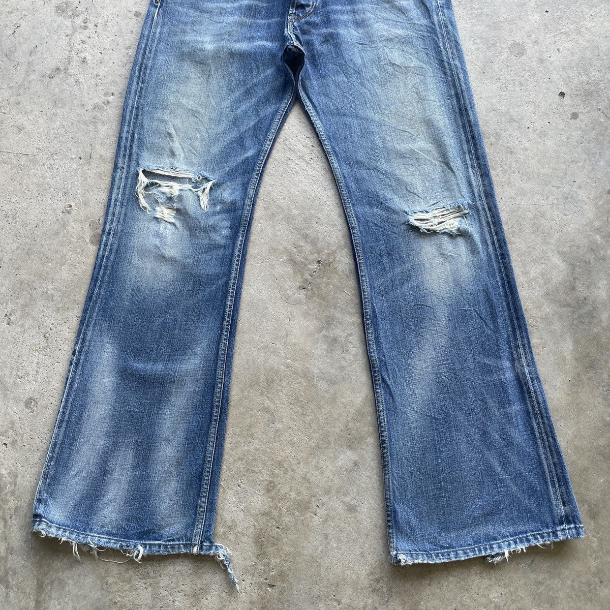 Diesel Vintage Diesel Industry BootCut Distressed Wash Jeans Pants Size US 32 / EU 48 - 5 Thumbnail