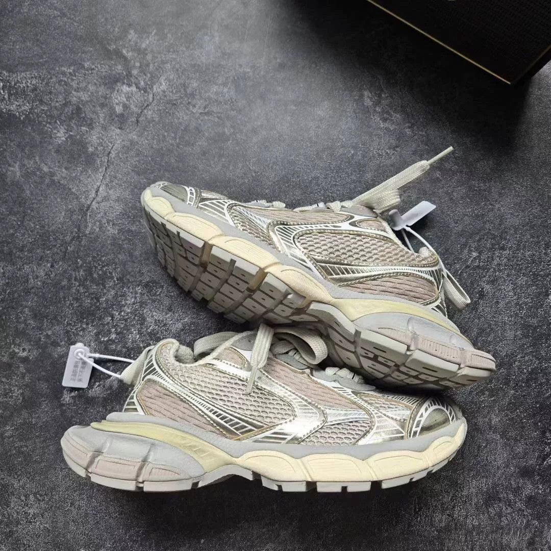 Balenciaga Balenciaga Beige Lowtop Sneakers XXXL Women Size US 8 / IT 38 - 1 Thumbnail