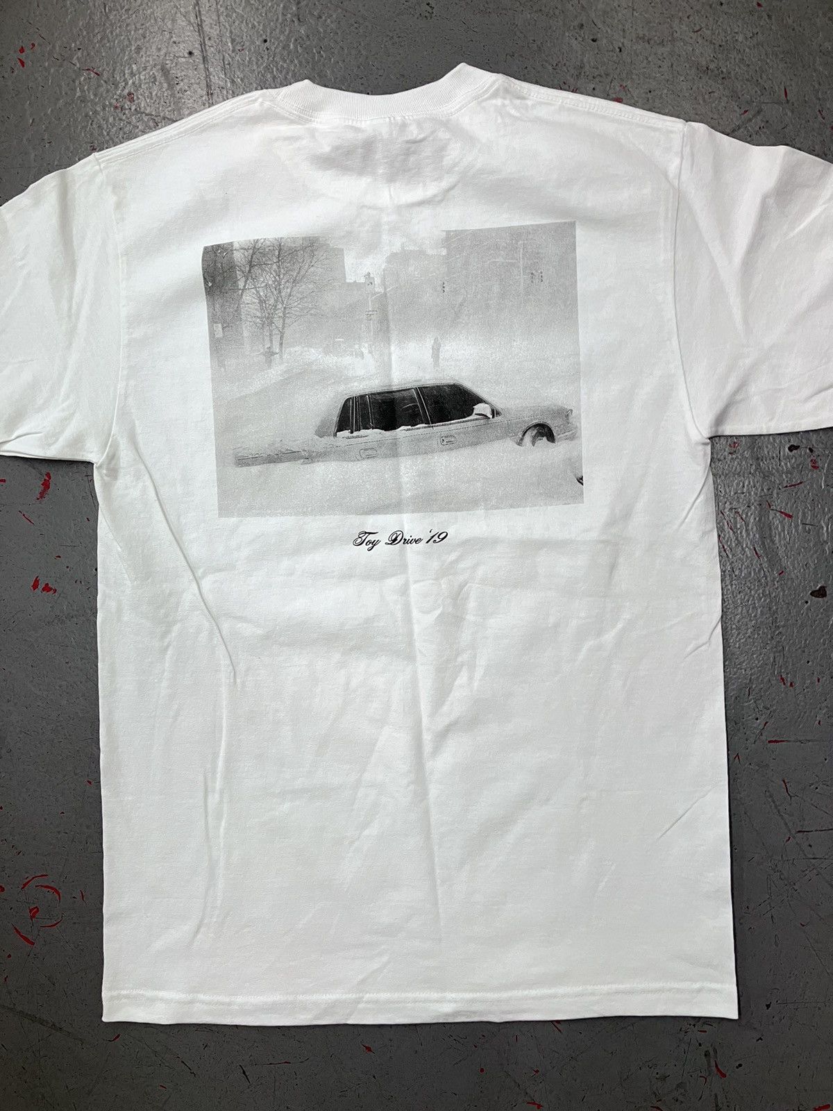 Born X Raised × Undefeated × Union LA Undefeated x Union x Born X Raised Toy Drive Tee Medium Size US M / EU 48-50 / 2 - 5 Thumbnail