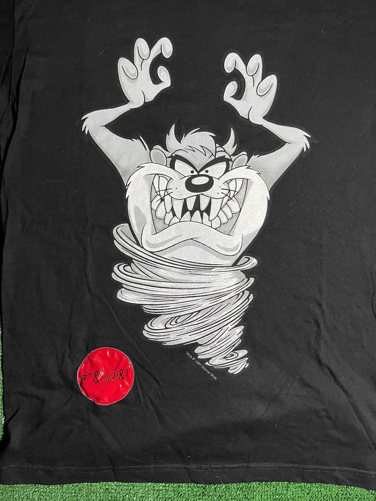 Warner Bros Tasmanian Devil w/Red Button (Nonfunctioning) T-shirt Size US XL / EU 56 / 4 - 2 Thumbnail