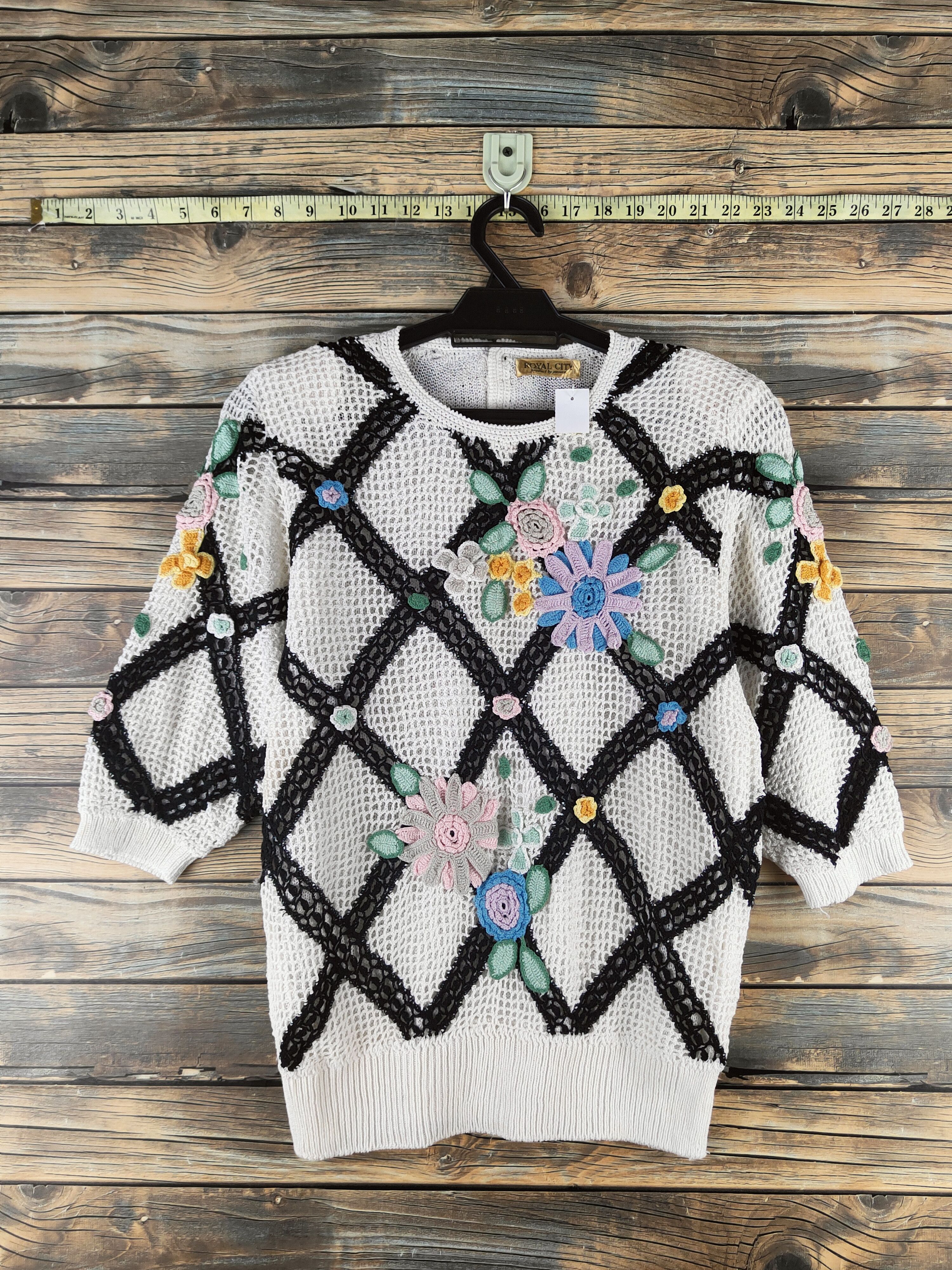 Japanese Brand DL Royal City White Black Knitwear Sweatshirts #46-978 Size S / US 4 / IT 40 - 1 Thumbnail
