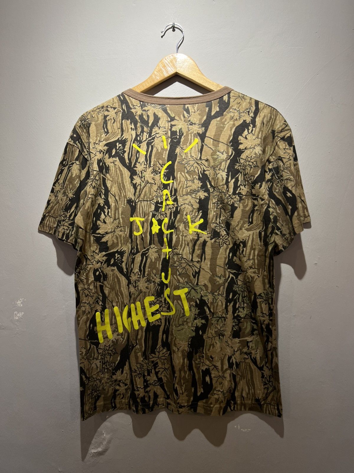 Jordan Brand × Nike × Travis Scott Nike Air Jordan Travis Scott “Highest In The Room” Camo Tee Size US M / EU 48-50 / 2 - 3 Thumbnail