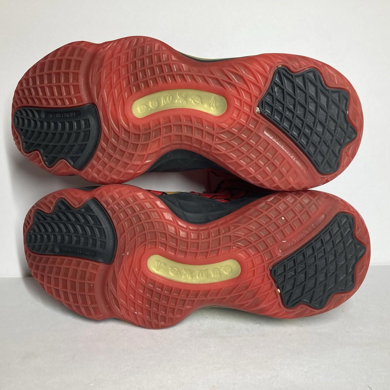 Adidas Boys Size 5.5 Adidas D.O.N Issue #3 Spiderman Size US 5.5 / EU 38 - 8 Thumbnail