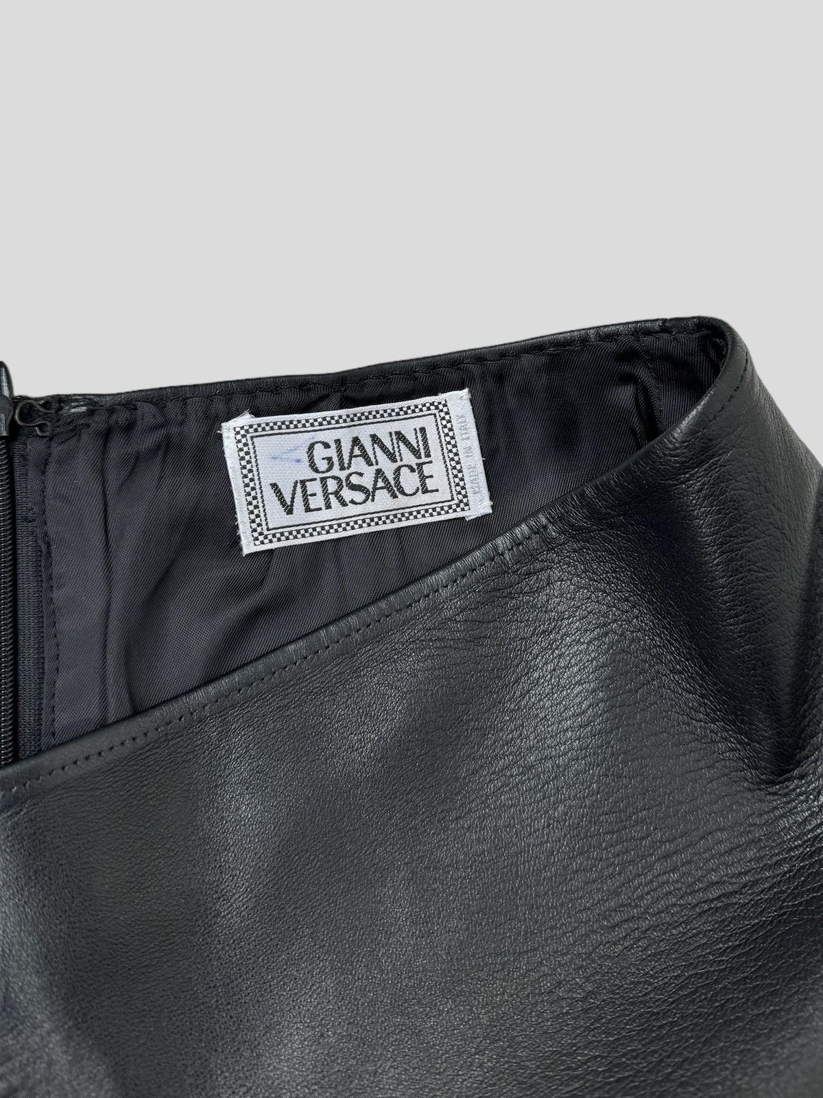 Versace Gianni Versace leather midi skirt Size 28" / US 6 / IT 42 - 5 Thumbnail