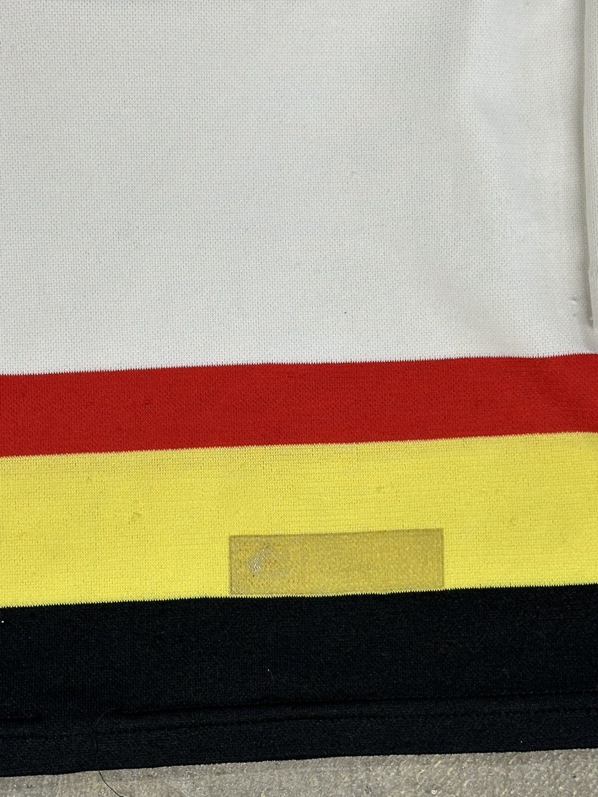 Ccm Vintage 90s CCM Vancouver Canucks Hockey Jersey #19 READ Size US L / EU 52-54 / 3 - 15 Thumbnail