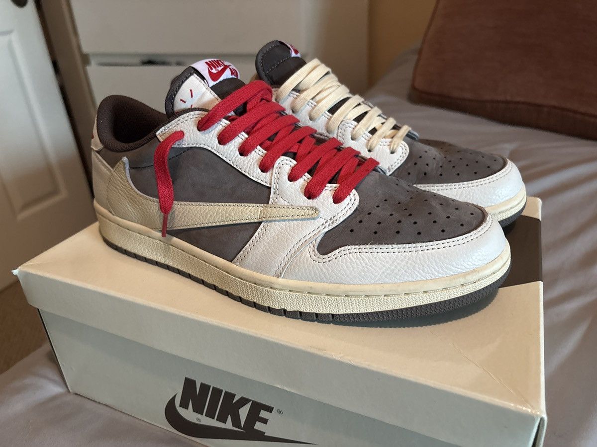 Travis Scott Travis Scott Reverse Low Mocha Size US 11.5 / EU 44-45 - 1 Thumbnail